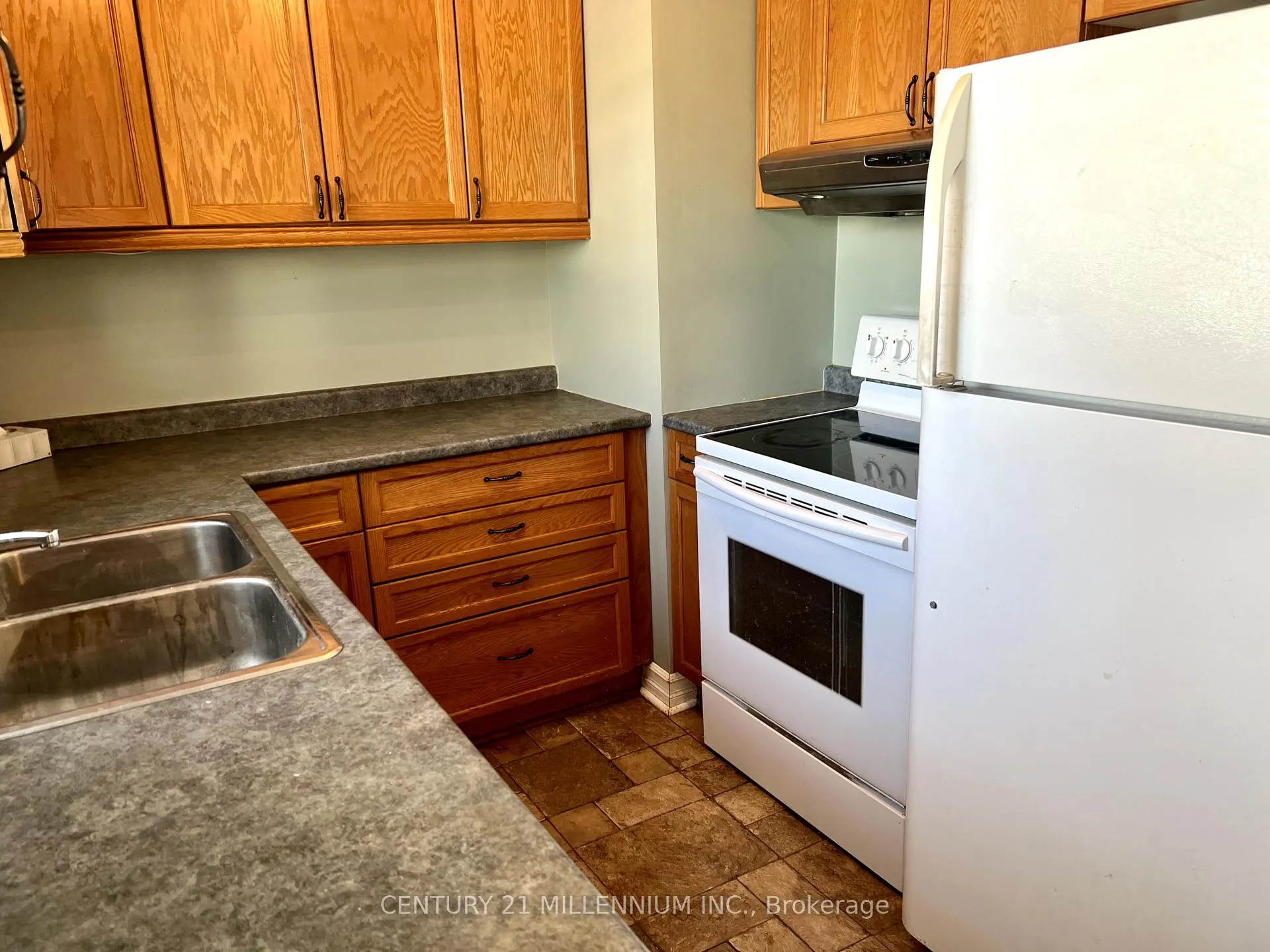 Photo 6 of 400 Robert Street, Shelburne — HOMEH