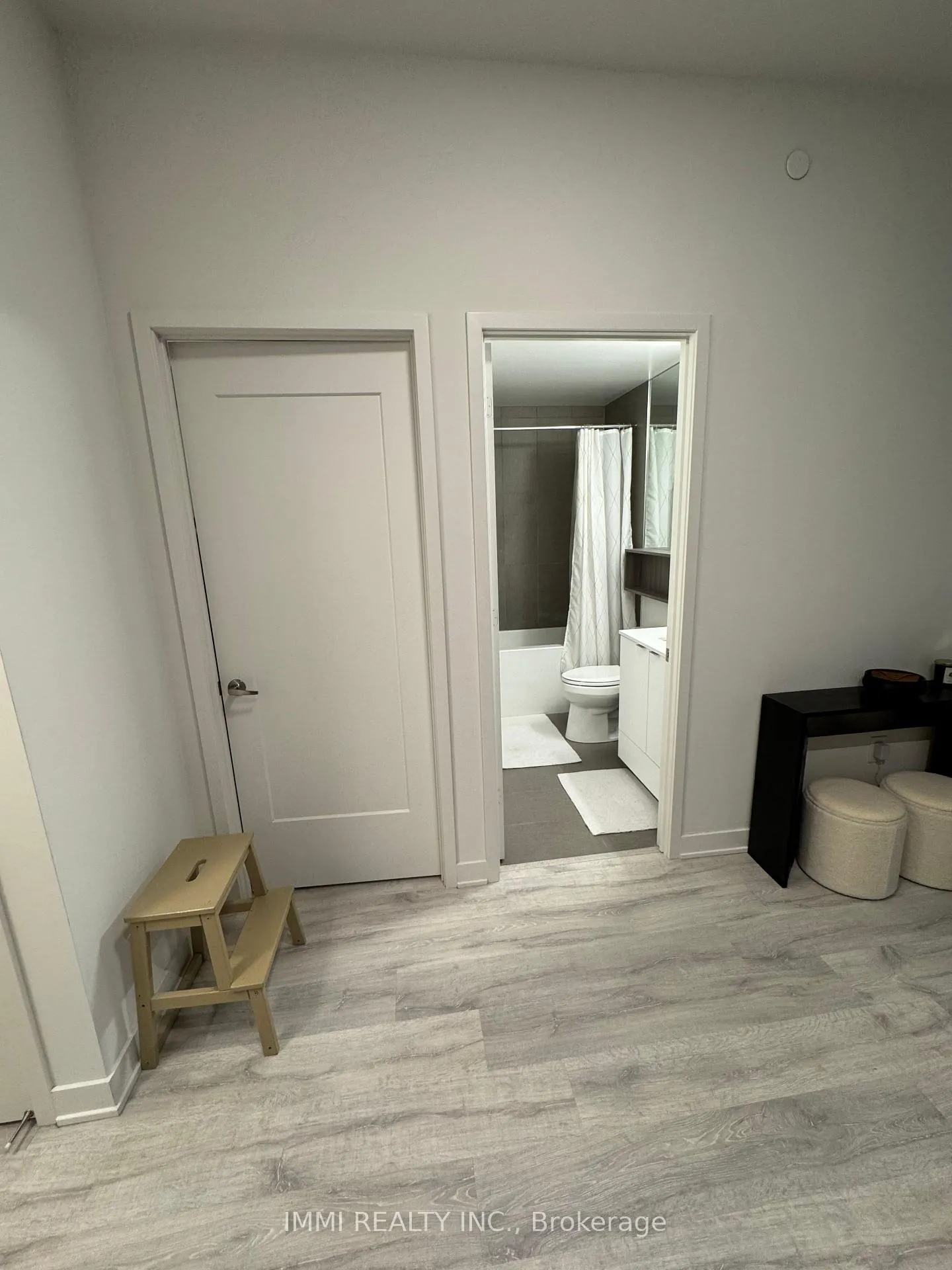 Photo 3 of Unit 1531 E, 70 Princess Street E, Toronto, Waterfront Communities — HOMEH