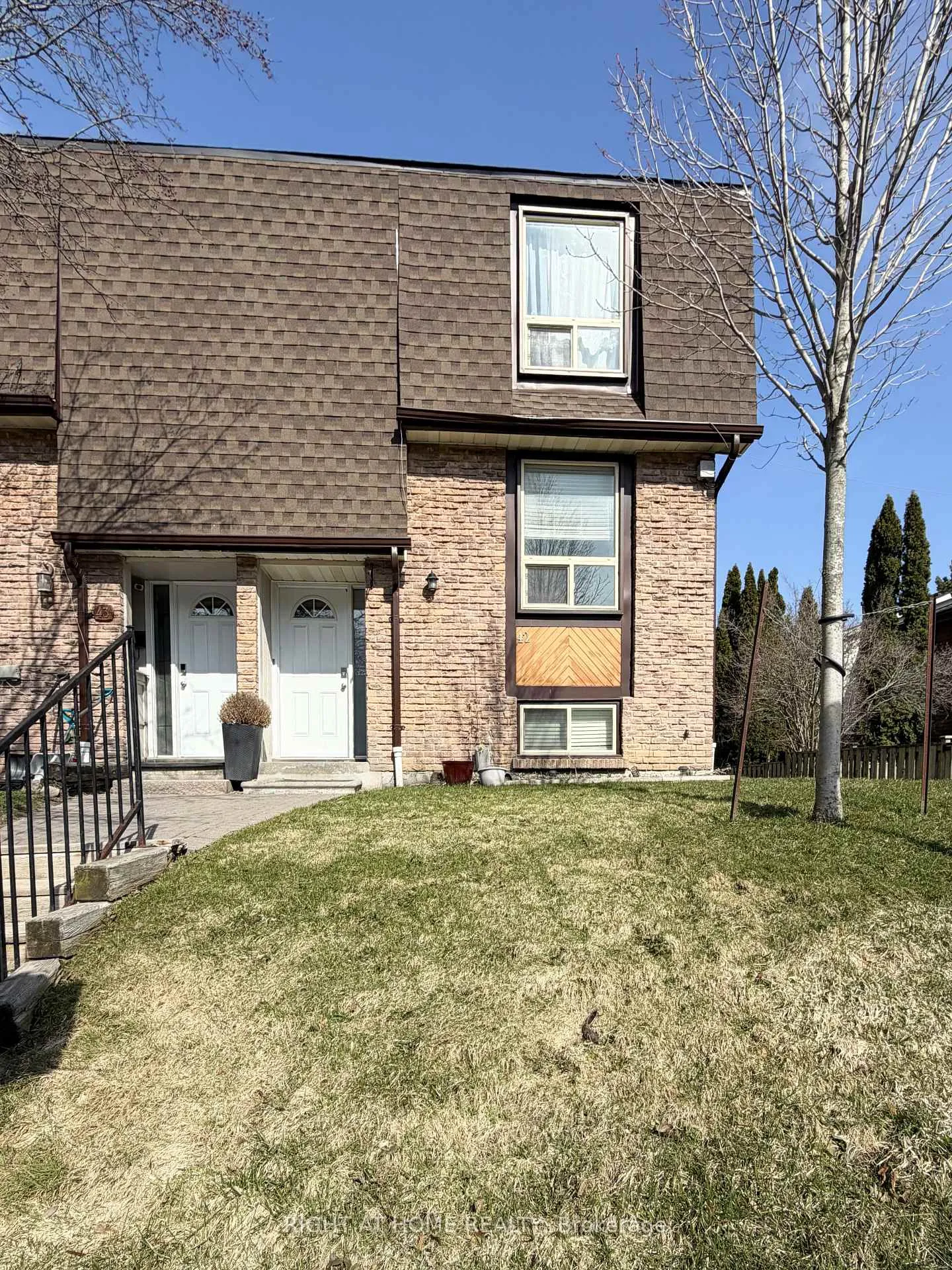 Photo 1 of Unit 42, 1400 Mary Street N, Oshawa, Samac — HOMEH