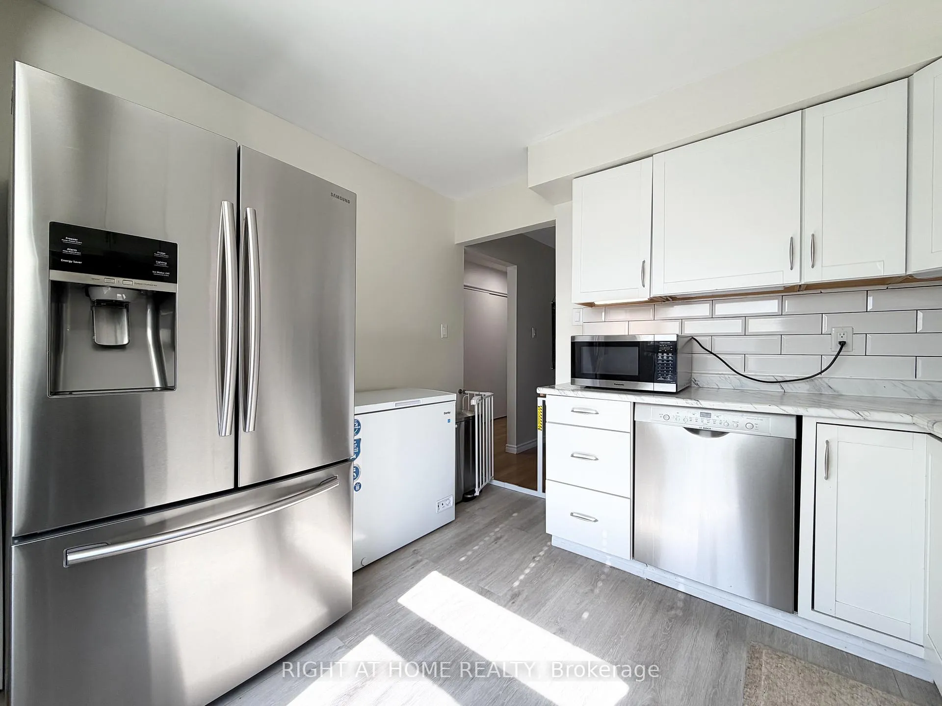 Photo 4 of Unit 42, 1400 Mary Street N, Oshawa, Samac — HOMEH
