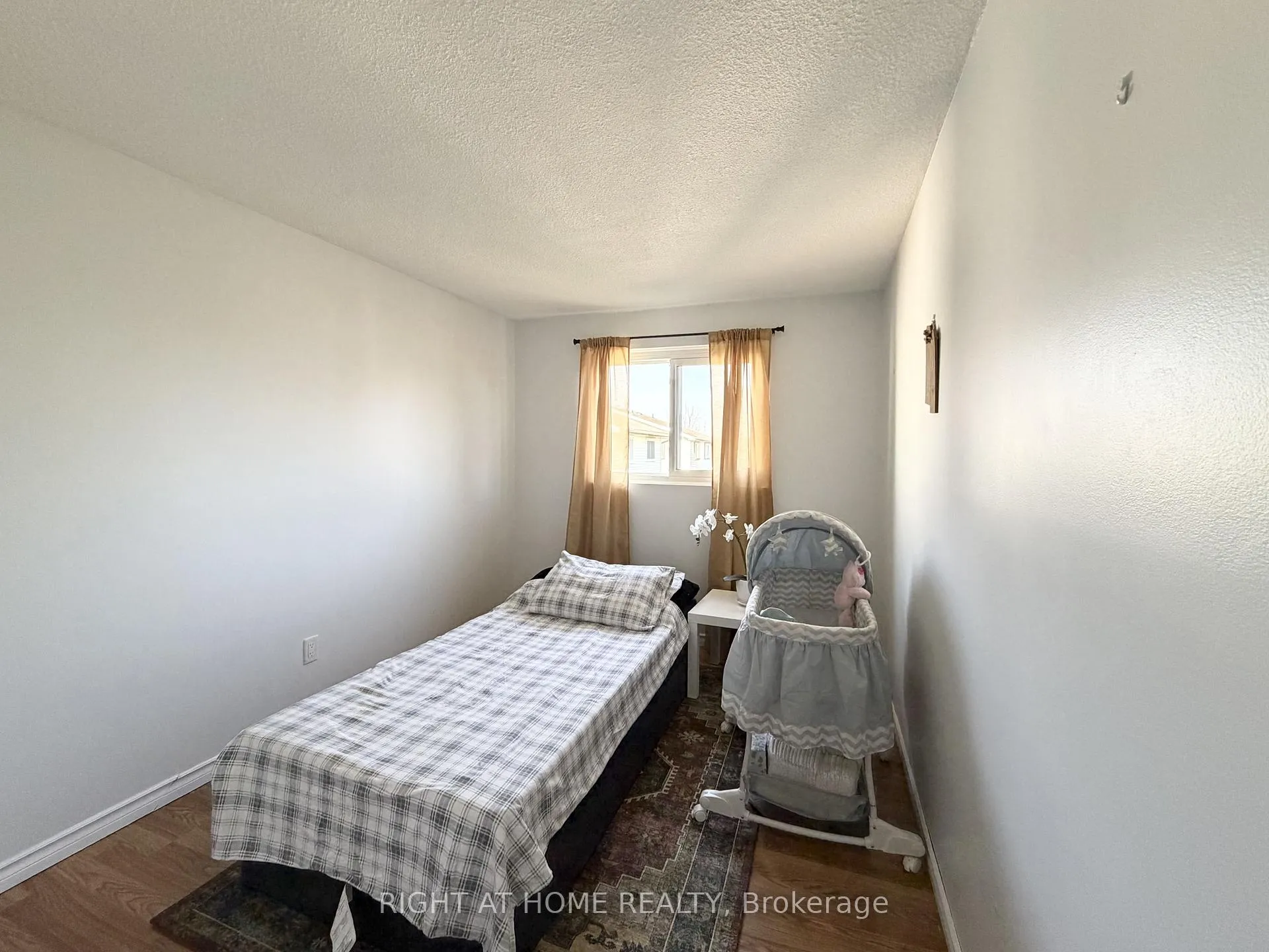 Photo 13 of Unit 42, 1400 Mary Street N, Oshawa, Samac — HOMEH