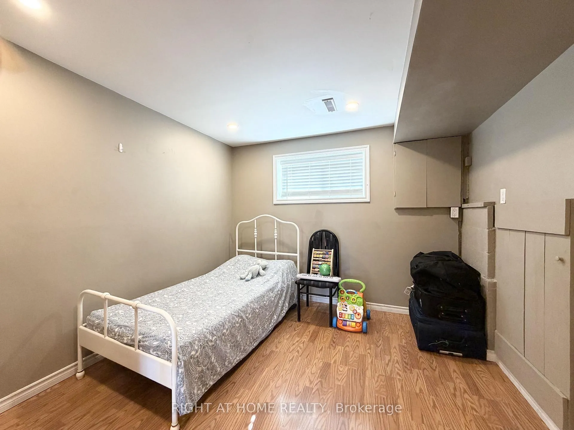 Photo 28 of Unit 42, 1400 Mary Street N, Oshawa, Samac — HOMEH