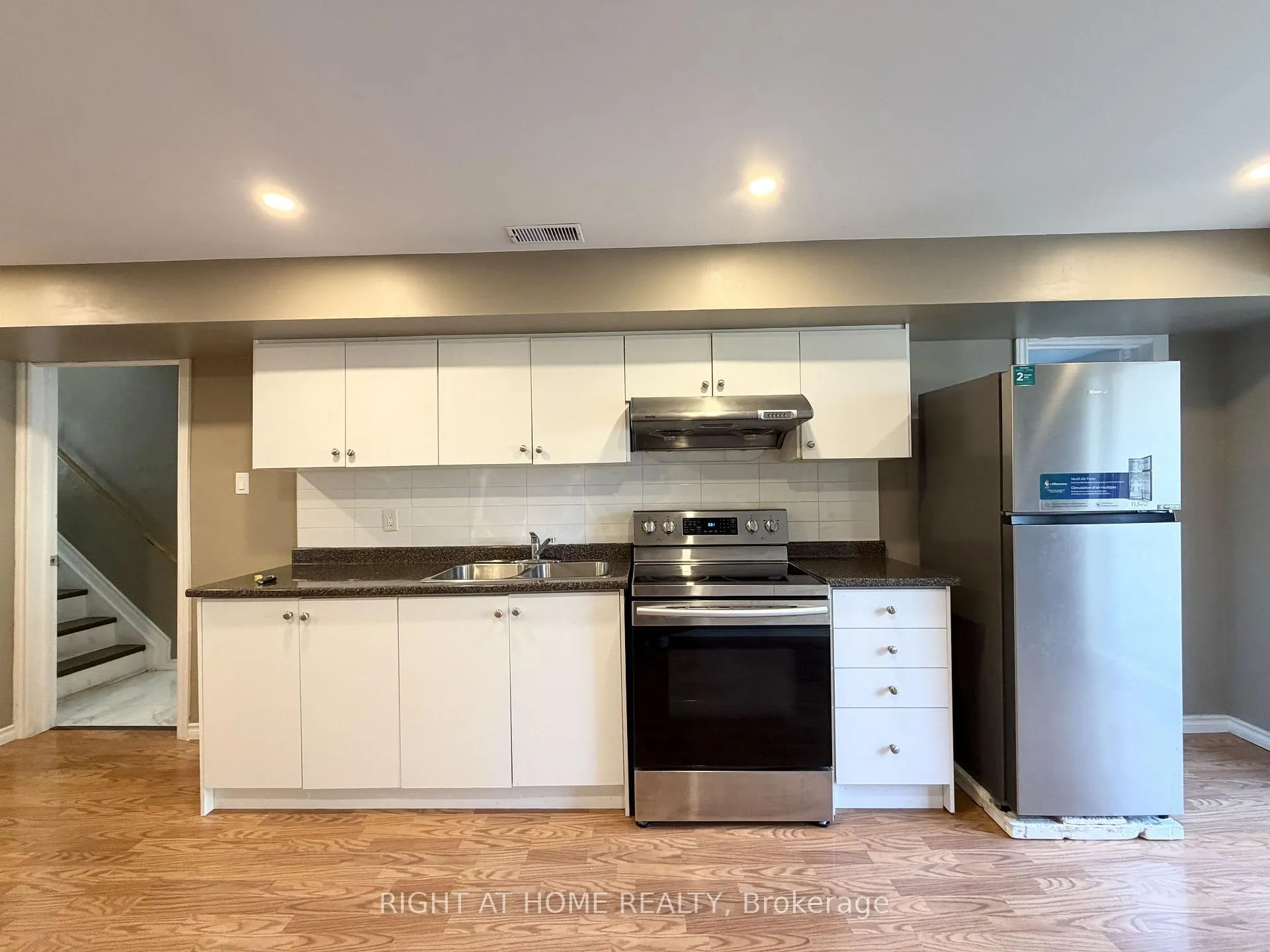 Photo 32 of Unit 42, 1400 Mary Street N, Oshawa, Samac — HOMEH