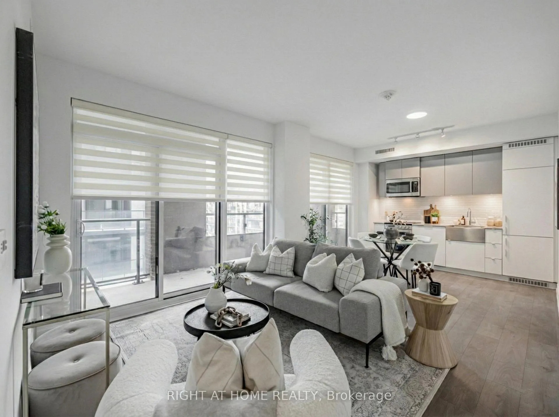 Photo of Unit 815, 270 Dufferin Street