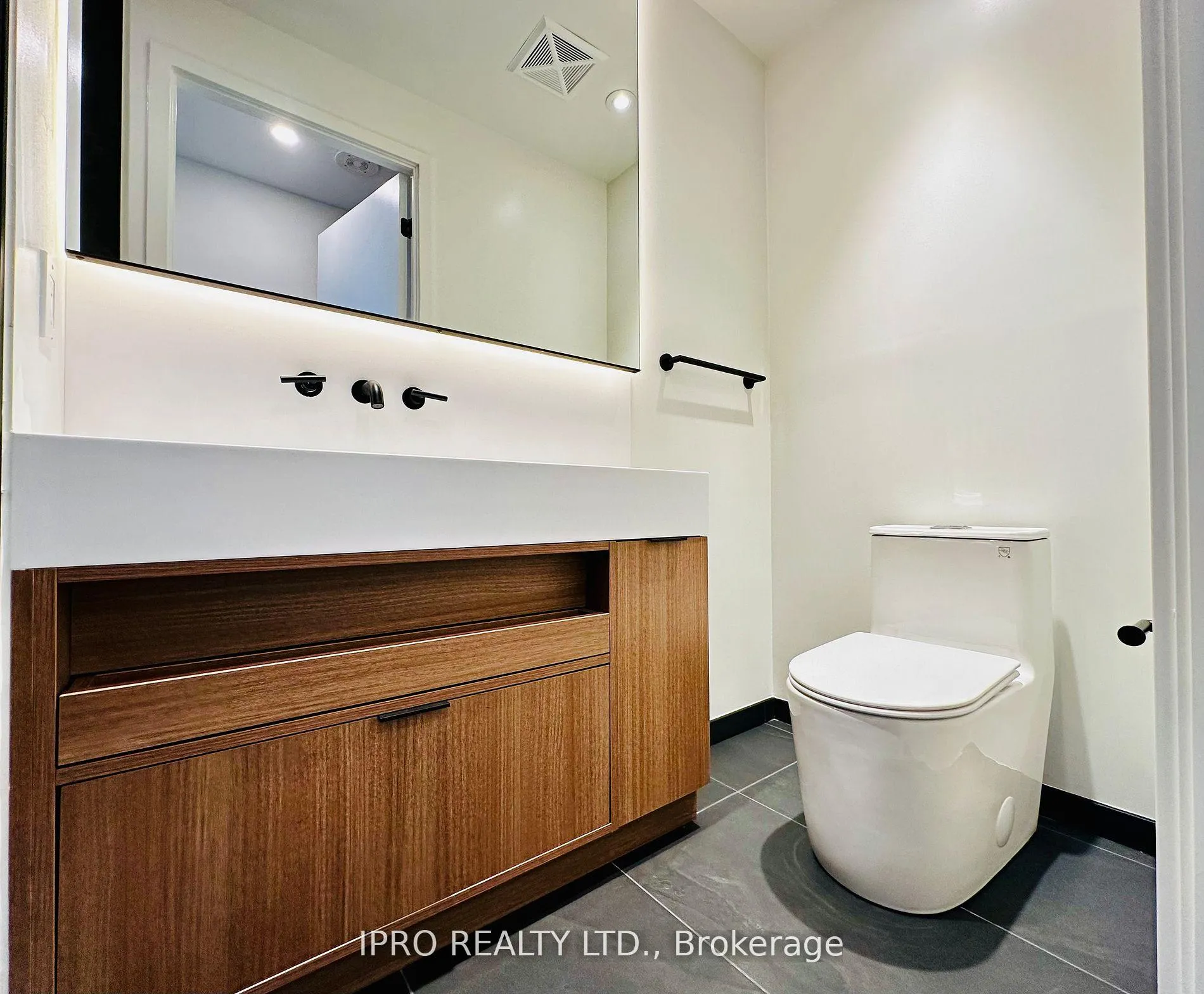 Photo 6 of Unit 3705, 55 Charles Street E, Toronto, Church-Yonge Corridor — HOMEH