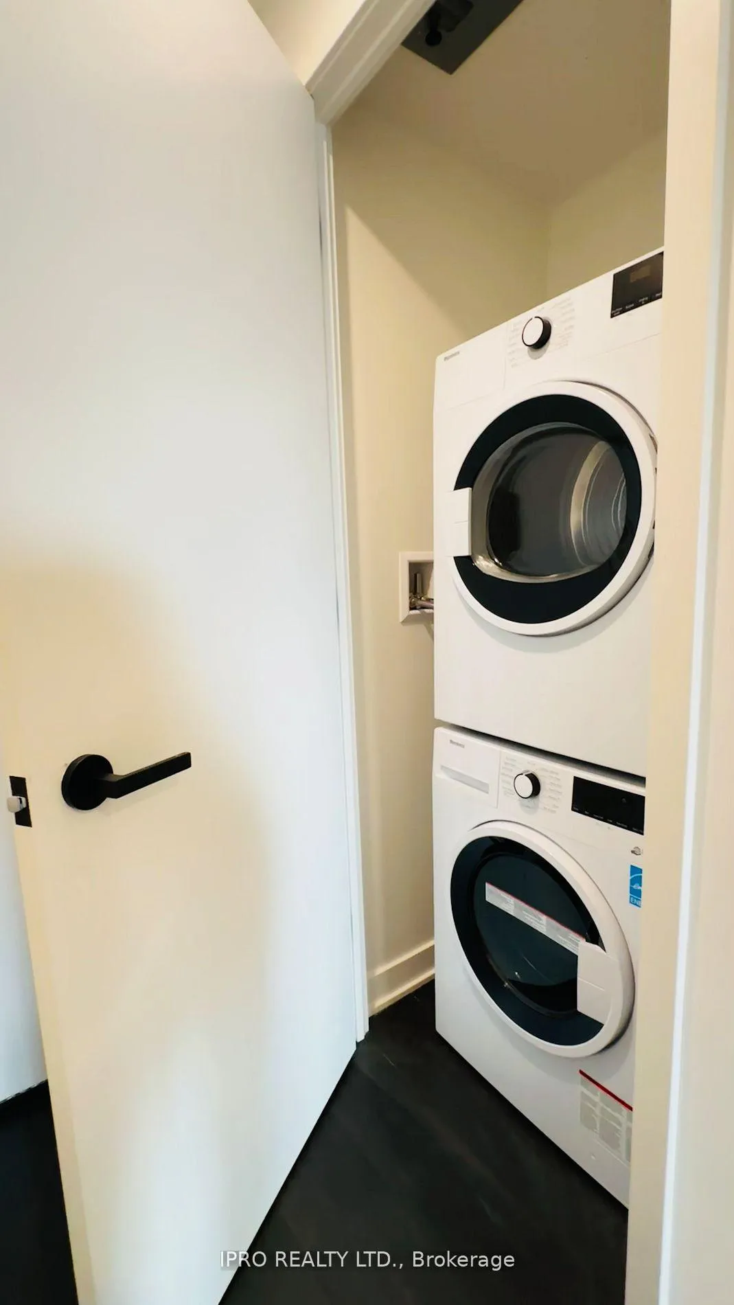 Photo 13 of Unit 3705, 55 Charles Street E, Toronto, Church-Yonge Corridor — HOMEH