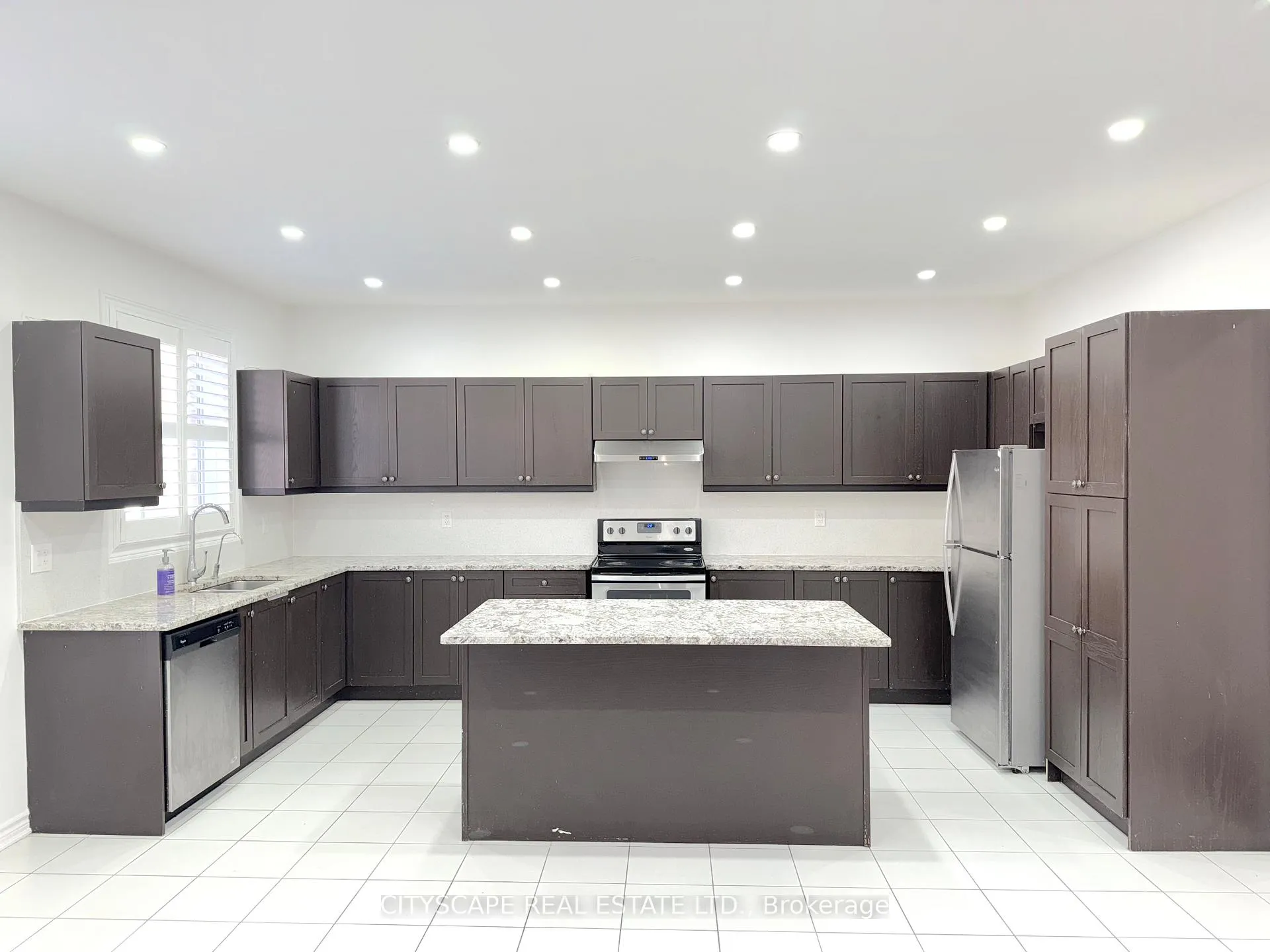 Photo 6 of 26 Clockwork Drive, Brampton, Northwest Brampton — HOMEH
