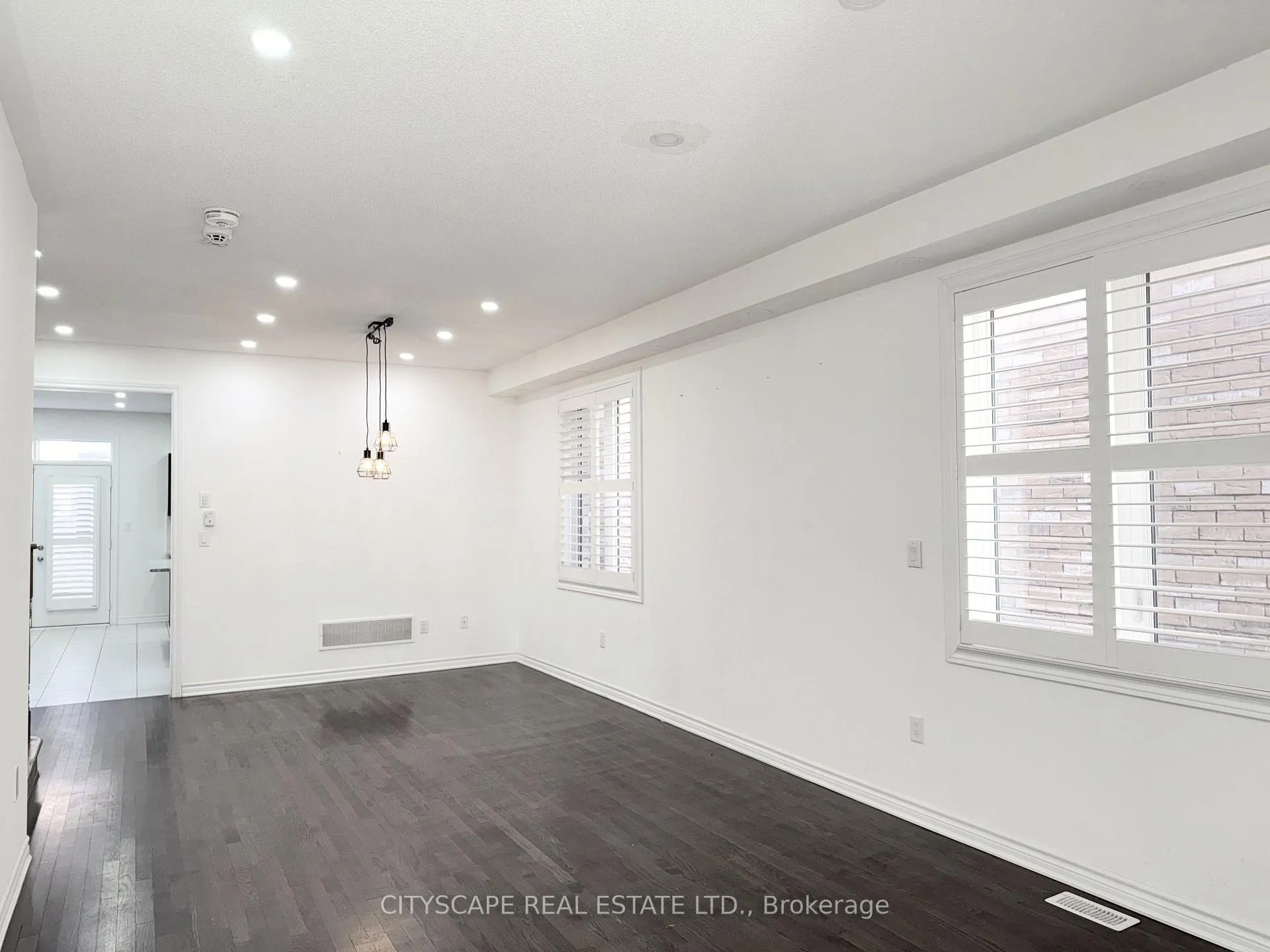 Photo 9 of 26 Clockwork Drive, Brampton, Northwest Brampton — HOMEH