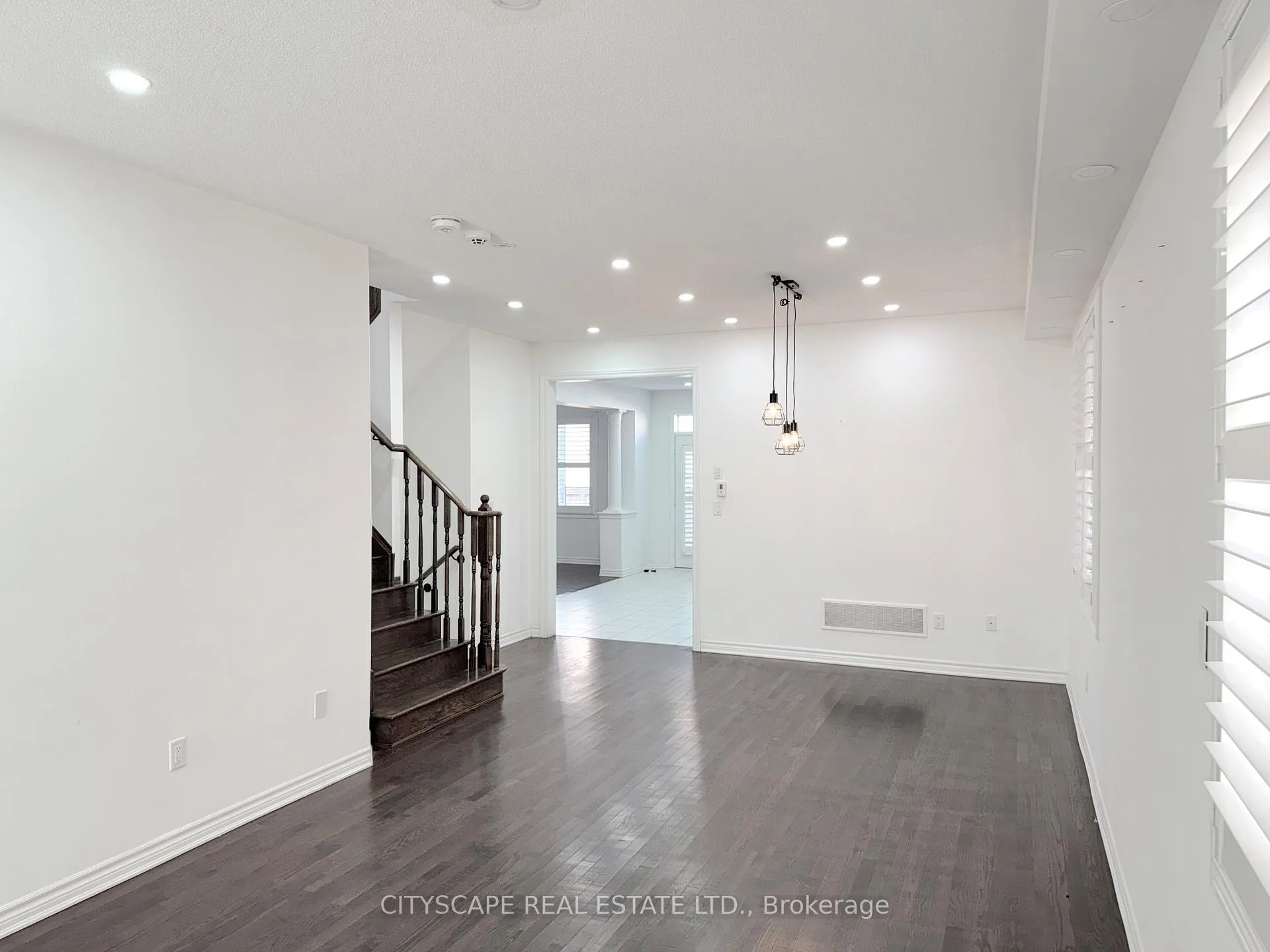 Photo 10 of 26 Clockwork Drive, Brampton, Northwest Brampton — HOMEH