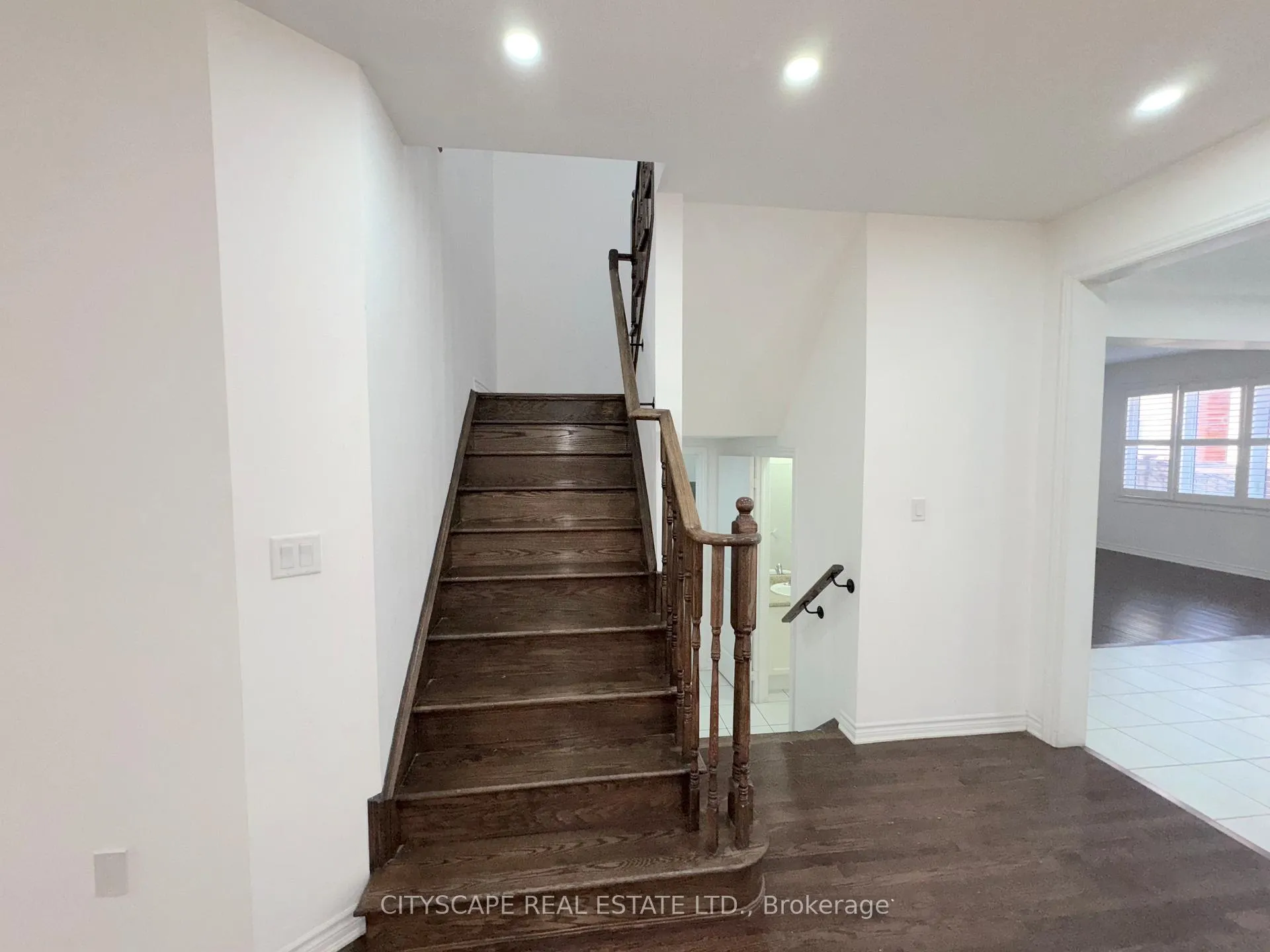 Photo 15 of 26 Clockwork Drive, Brampton, Northwest Brampton — HOMEH