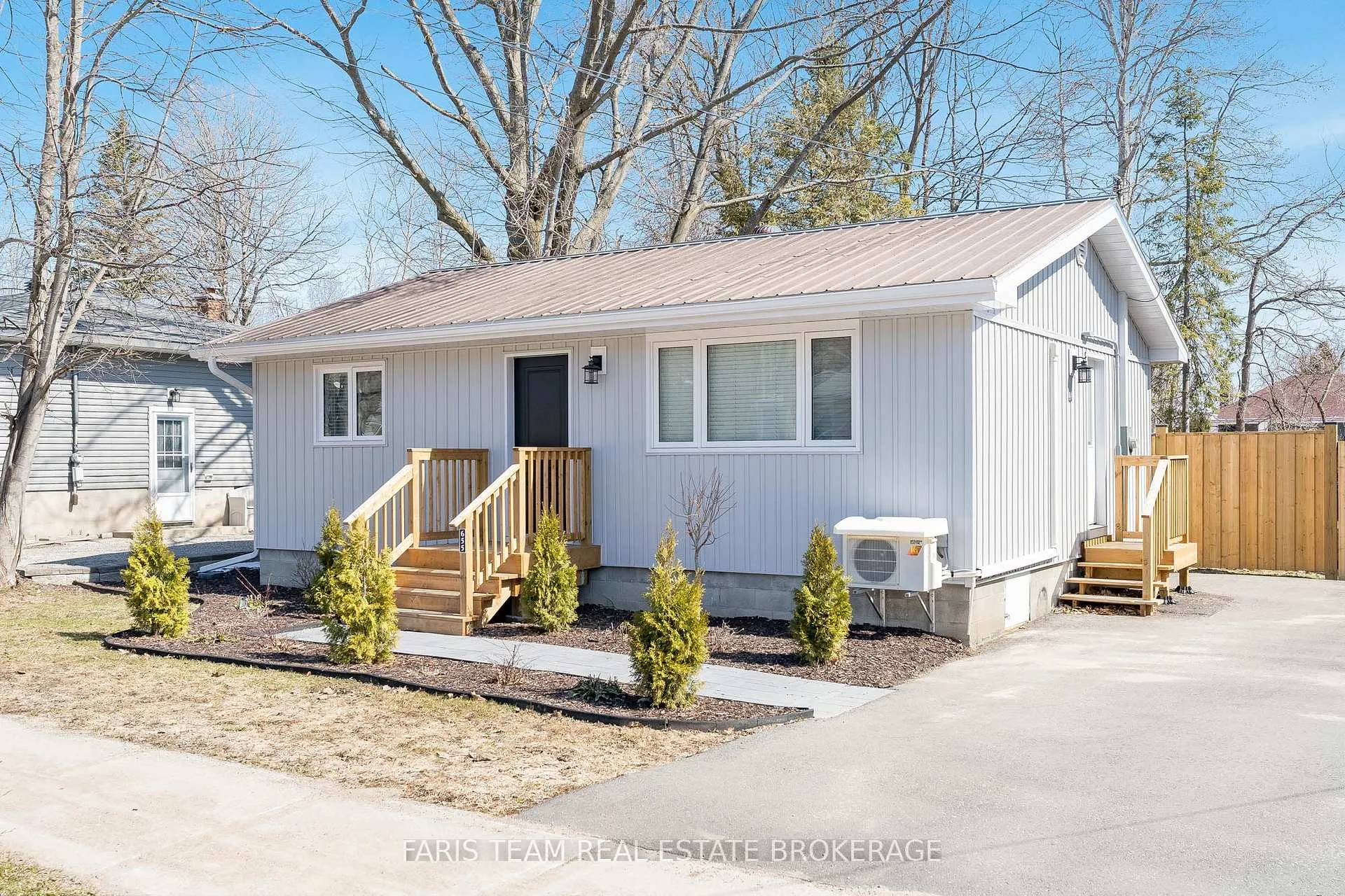 Photo 2 of 655 Fourth Avenue, Tay, Port McNicoll — HOMEH