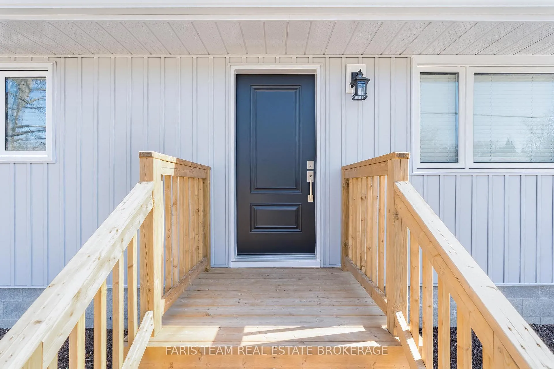 Photo 3 of 655 Fourth Avenue, Tay, Port McNicoll — HOMEH
