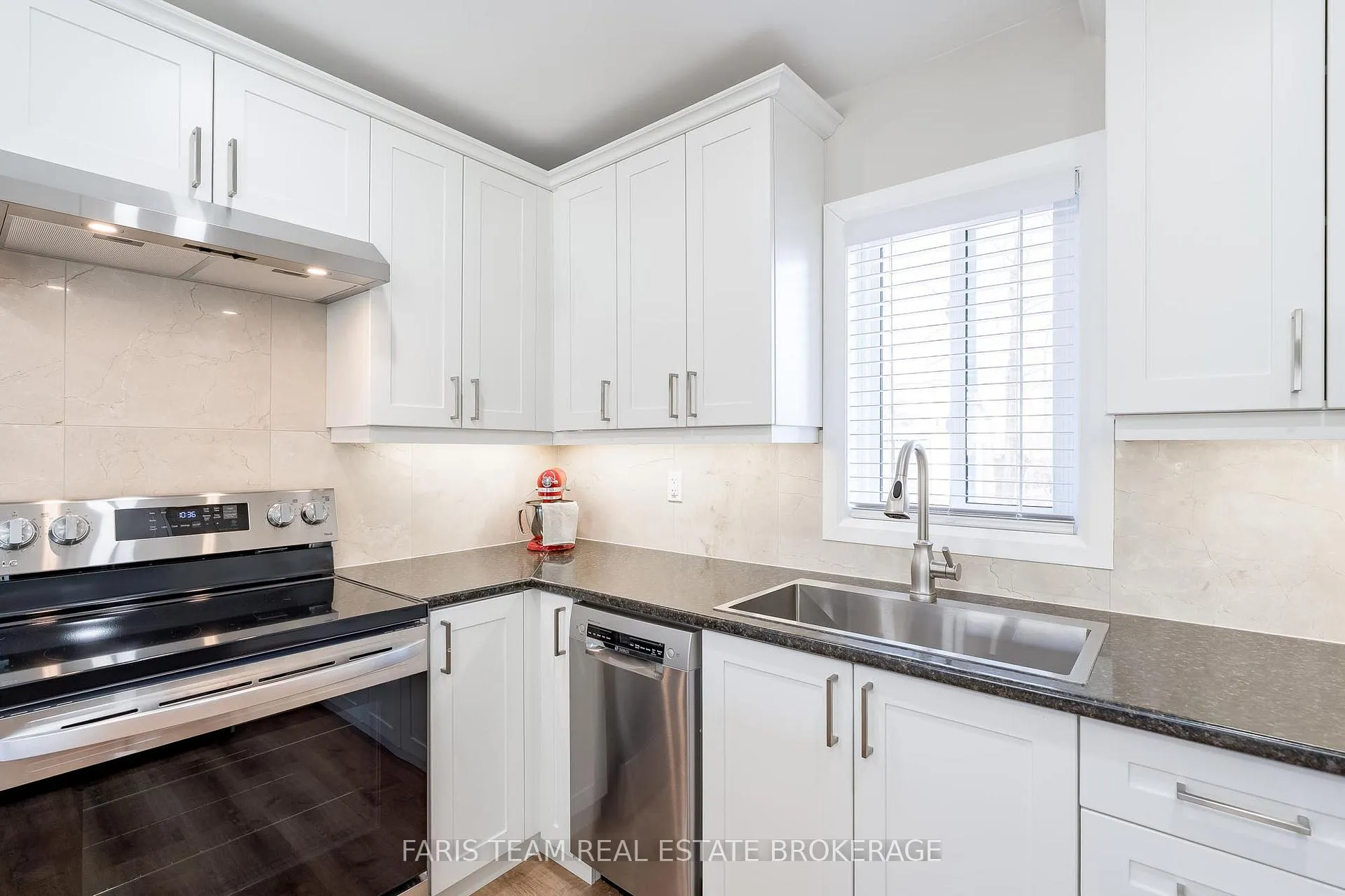 Photo 7 of 655 Fourth Avenue, Tay, Port McNicoll — HOMEH