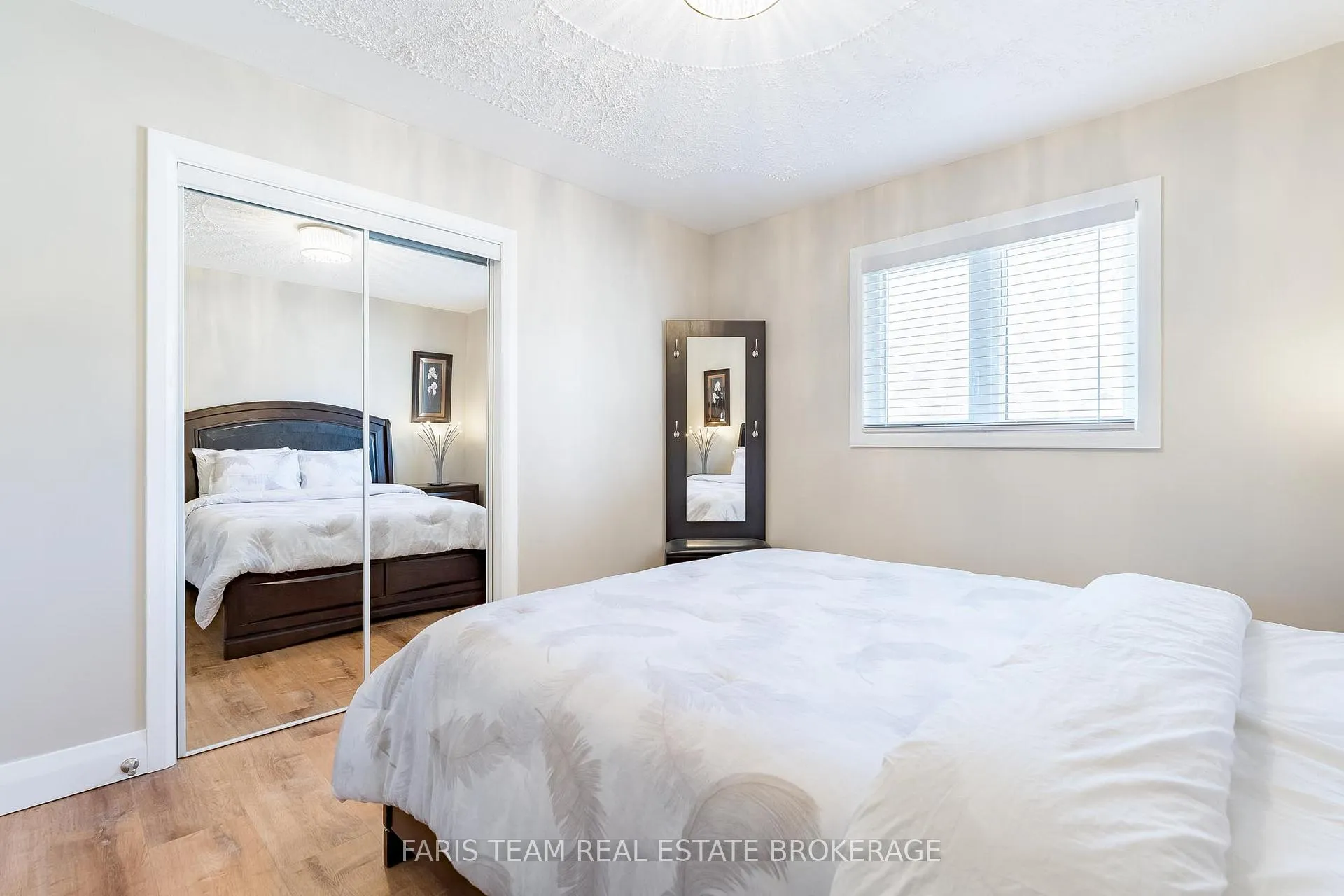 Photo 14 of 655 Fourth Avenue, Tay, Port McNicoll — HOMEH