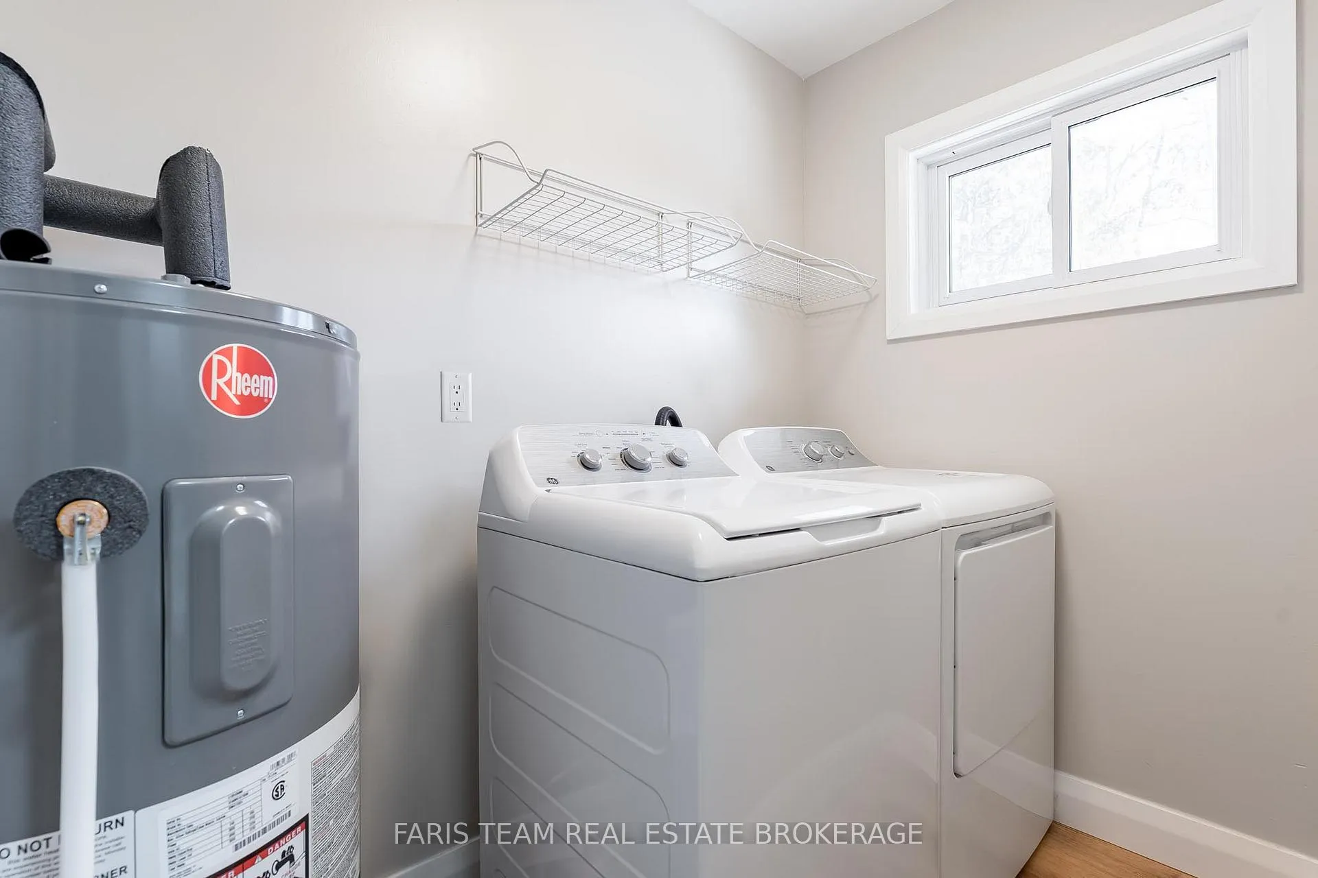 Photo 17 of 655 Fourth Avenue, Tay, Port McNicoll — HOMEH