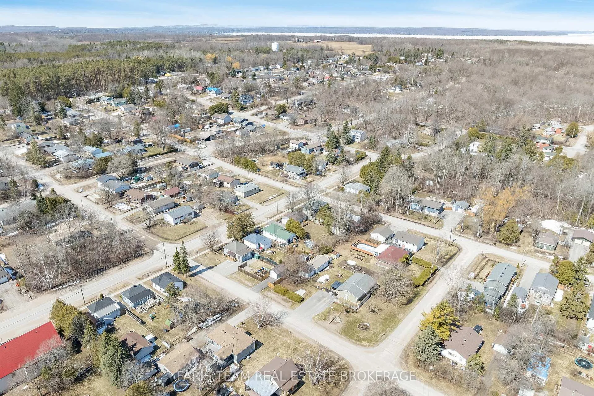 Photo 25 of 655 Fourth Avenue, Tay, Port McNicoll — HOMEH