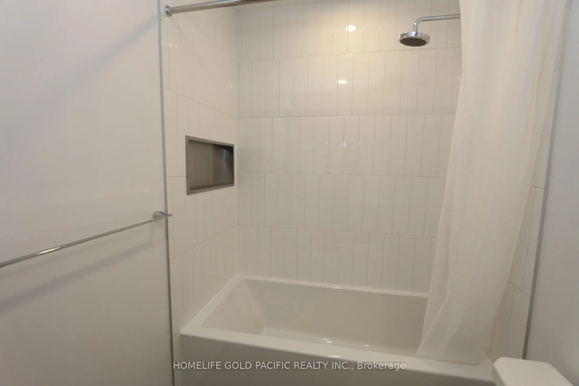 Photo 10 of Unit 520, 8 Beverley Glen Boulevard, Vaughan, Beverley Glen — HOMEH