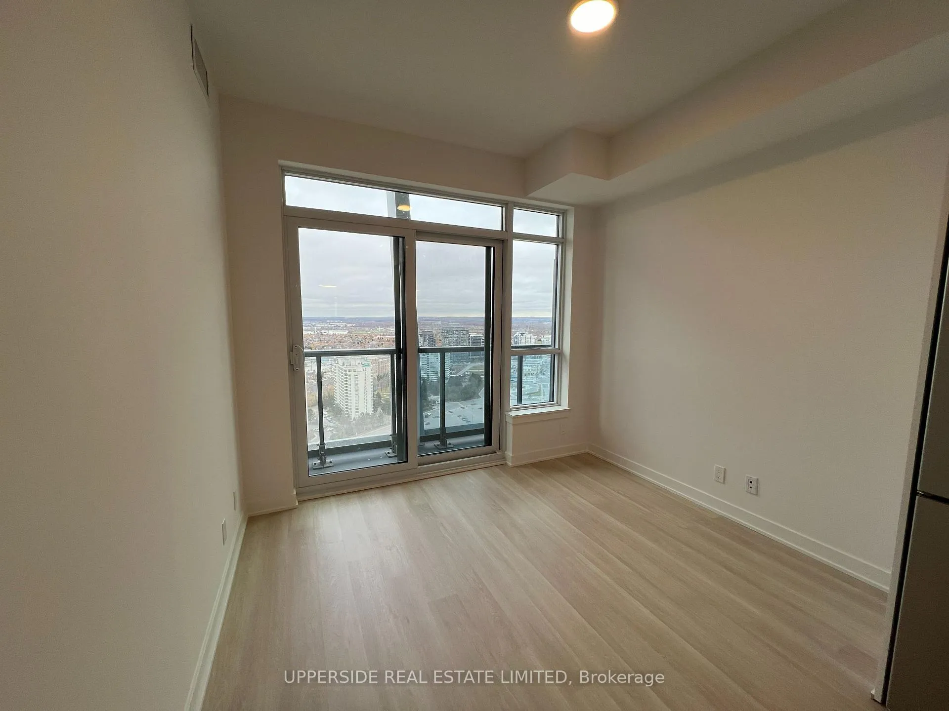 Photo 4 of Unit 2906, 50 Upper mall Way, Vaughan, Brownridge — HOMEH