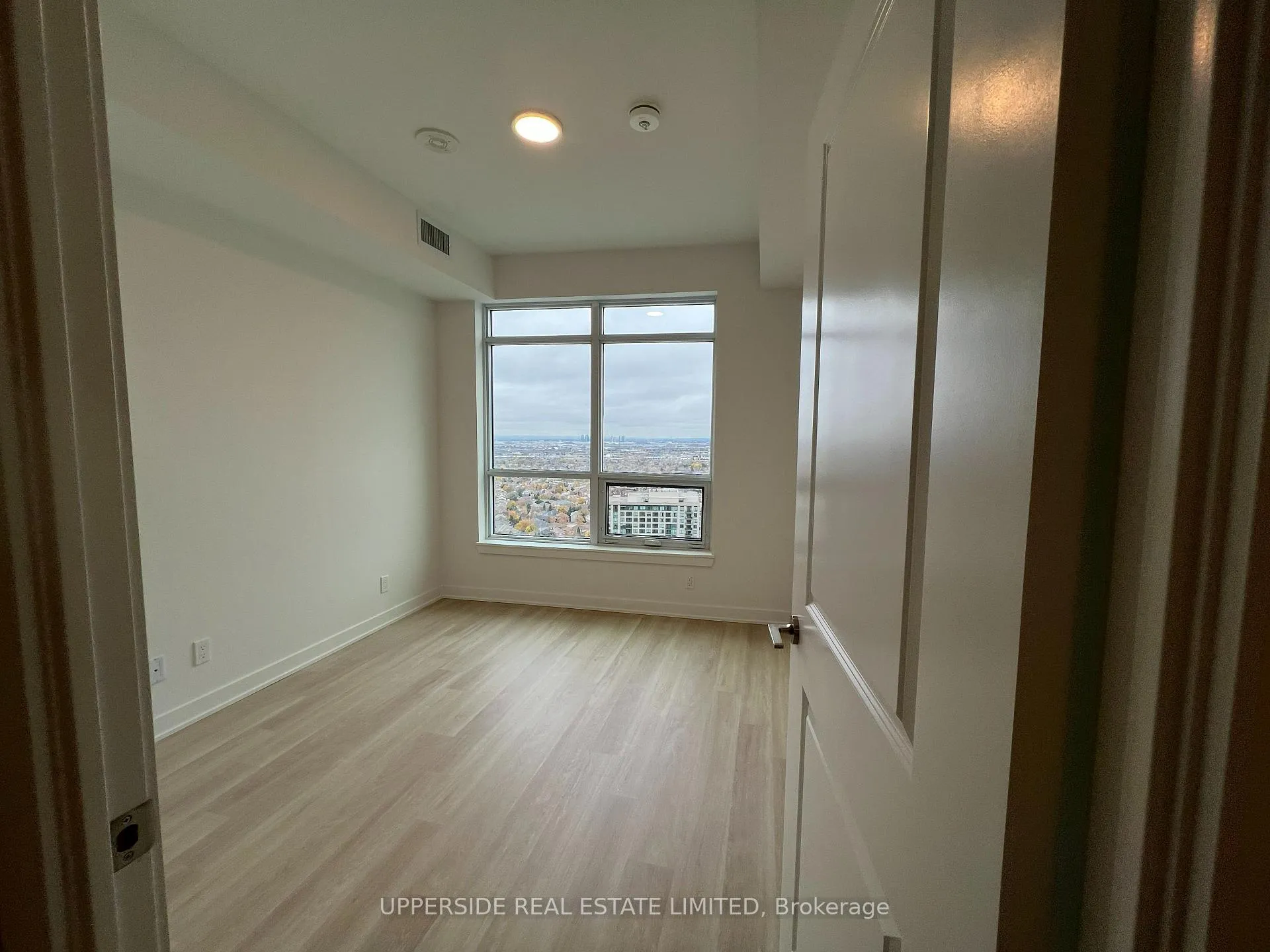 Photo 5 of Unit 2906, 50 Upper mall Way, Vaughan, Brownridge — HOMEH
