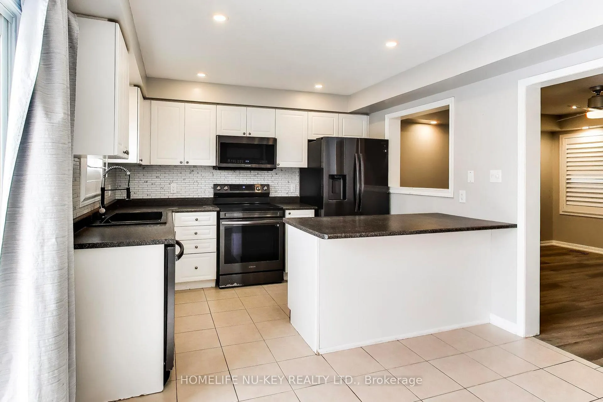 Photo 15 of 89 Majesty Boulevard, Barrie, Innis-Shore — HOMEH