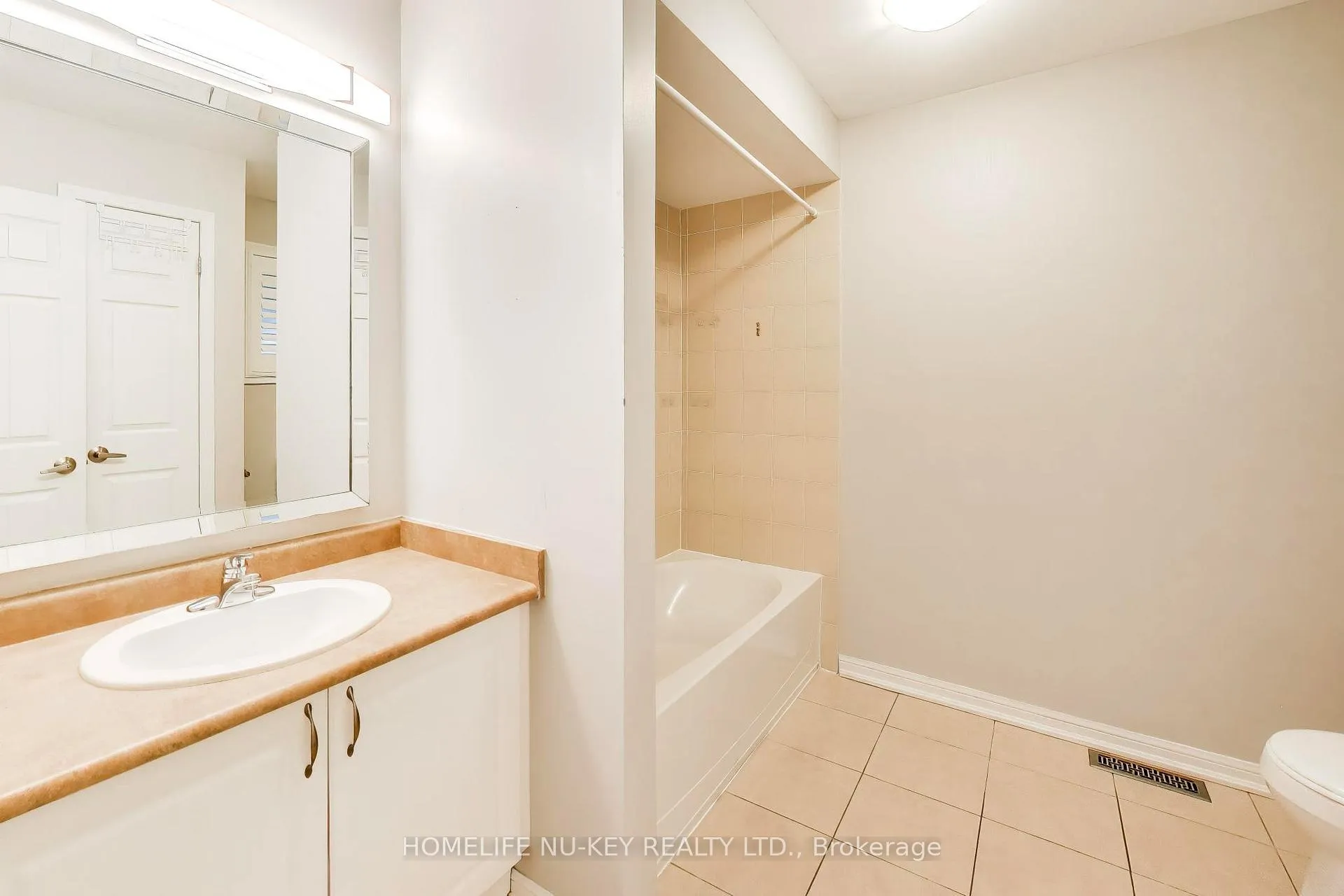 Photo 30 of 89 Majesty Boulevard, Barrie, Innis-Shore — HOMEH