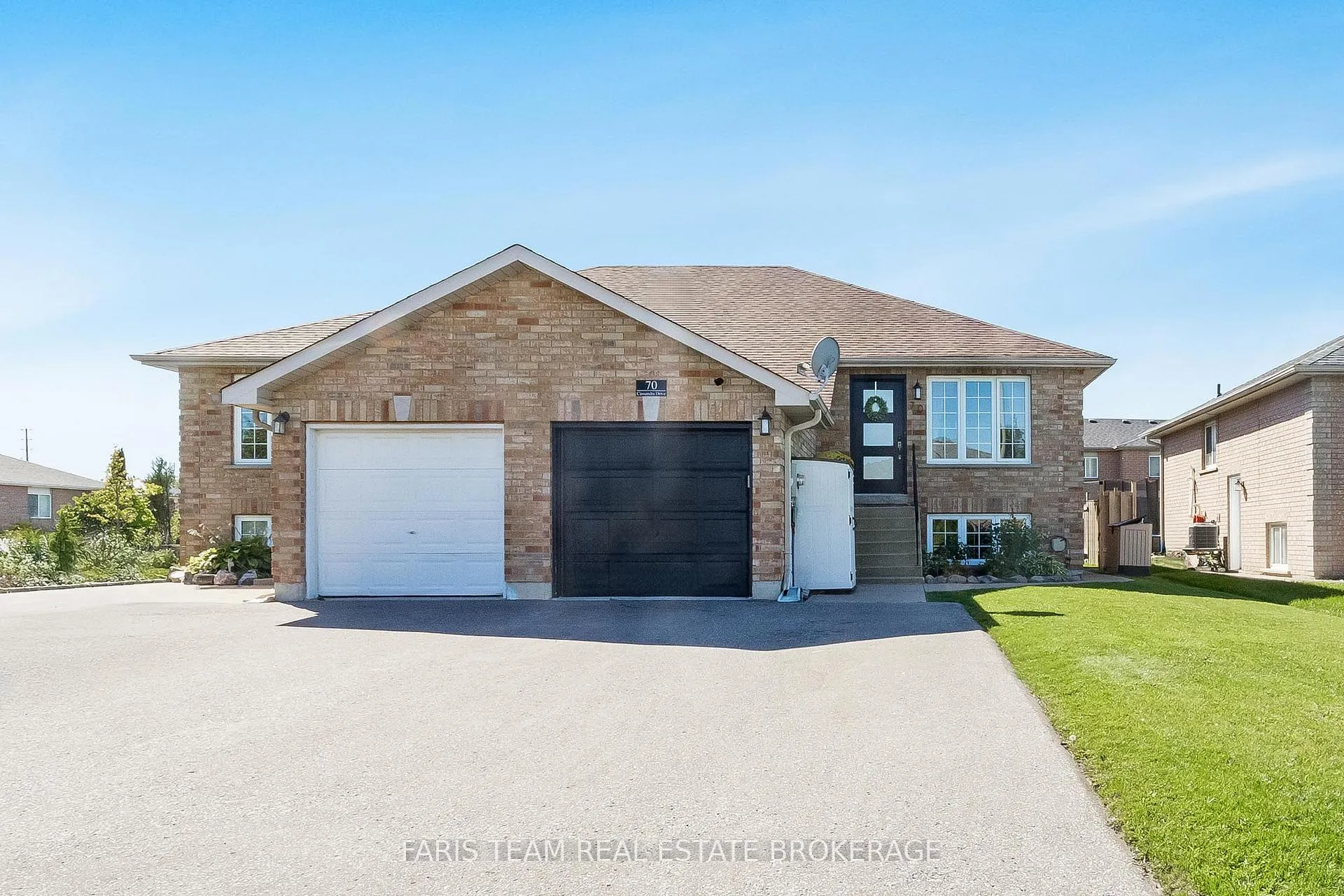 Photo 2 of 70 Cassandra Drive, Barrie, East Bayfield — HOMEH
