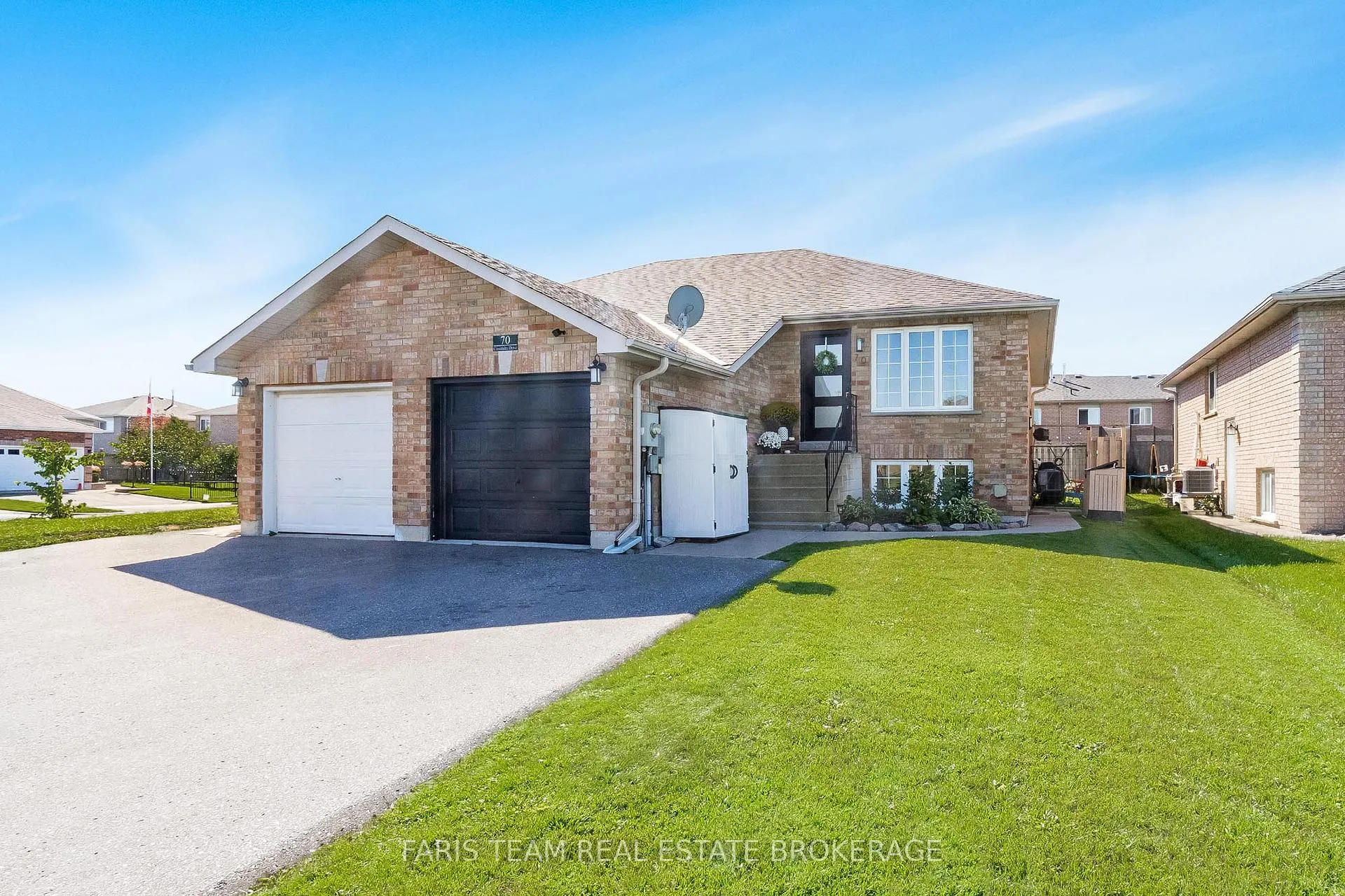 Photo 3 of 70 Cassandra Drive, Barrie, East Bayfield — HOMEH