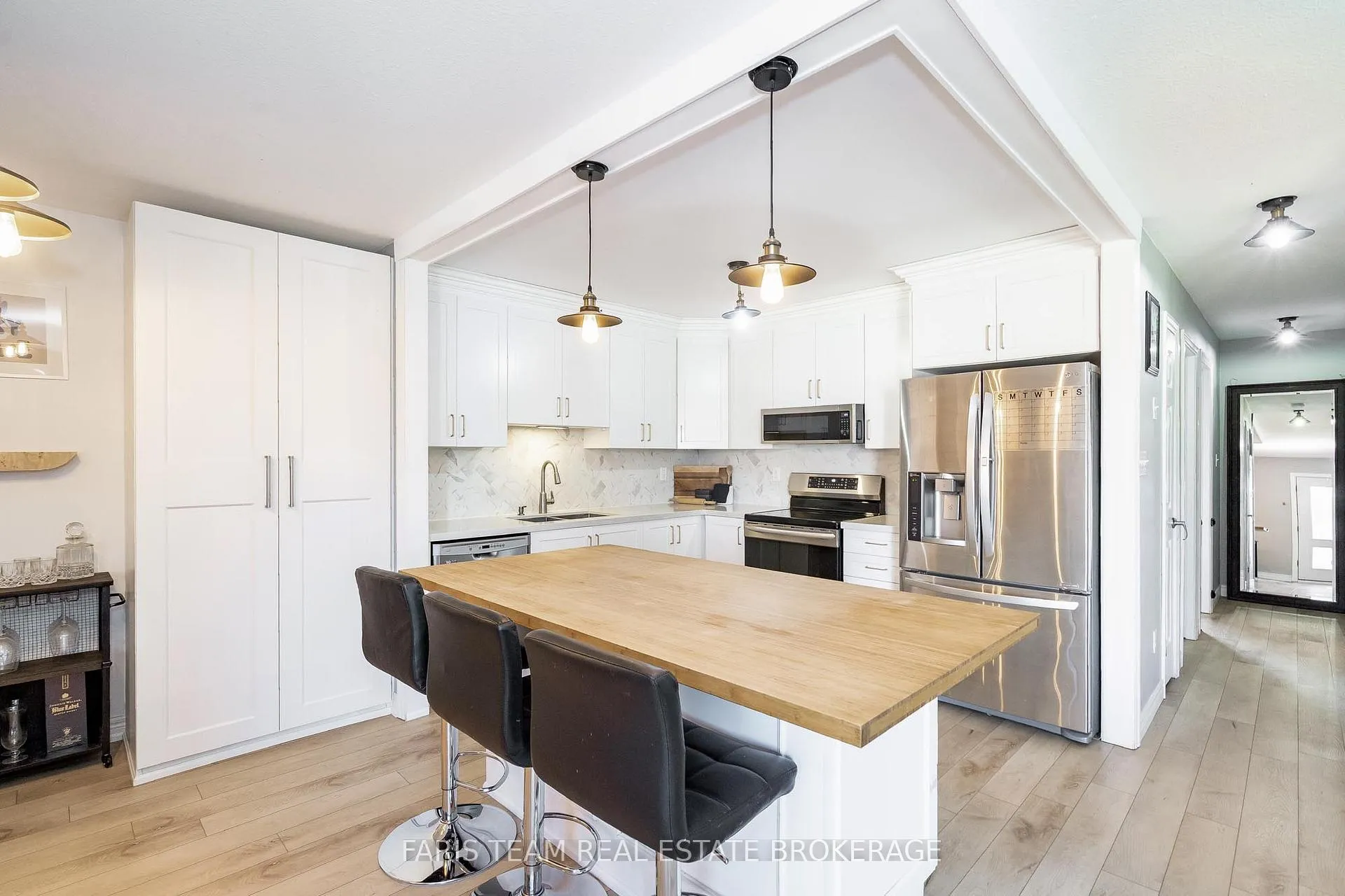 Photo 5 of 70 Cassandra Drive, Barrie, East Bayfield — HOMEH