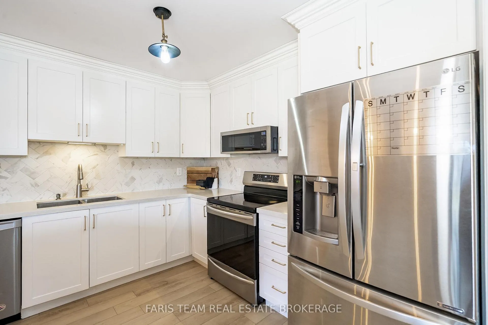 Photo 11 of 70 Cassandra Drive, Barrie, East Bayfield — HOMEH