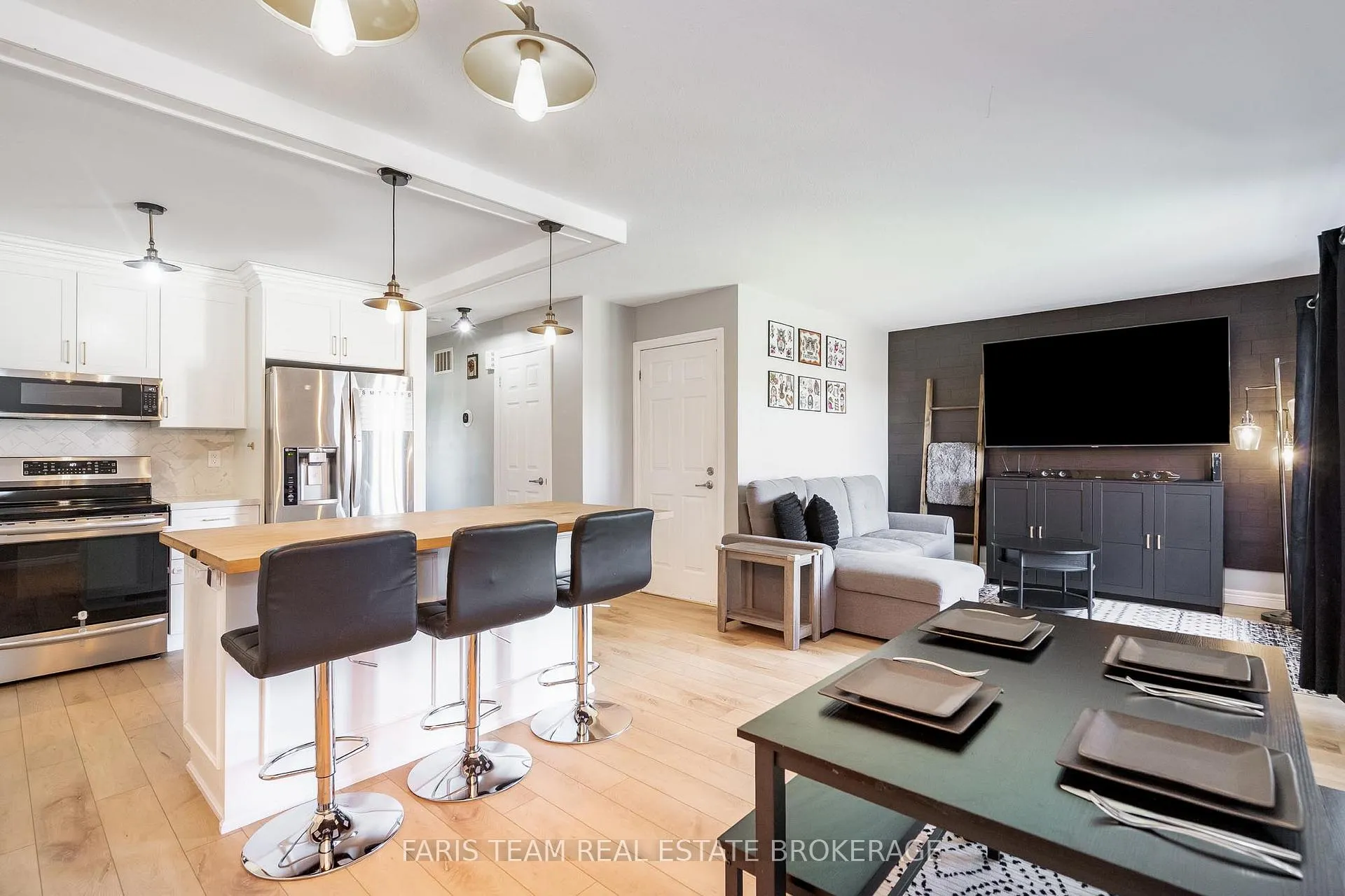 Photo 15 of 70 Cassandra Drive, Barrie, East Bayfield — HOMEH