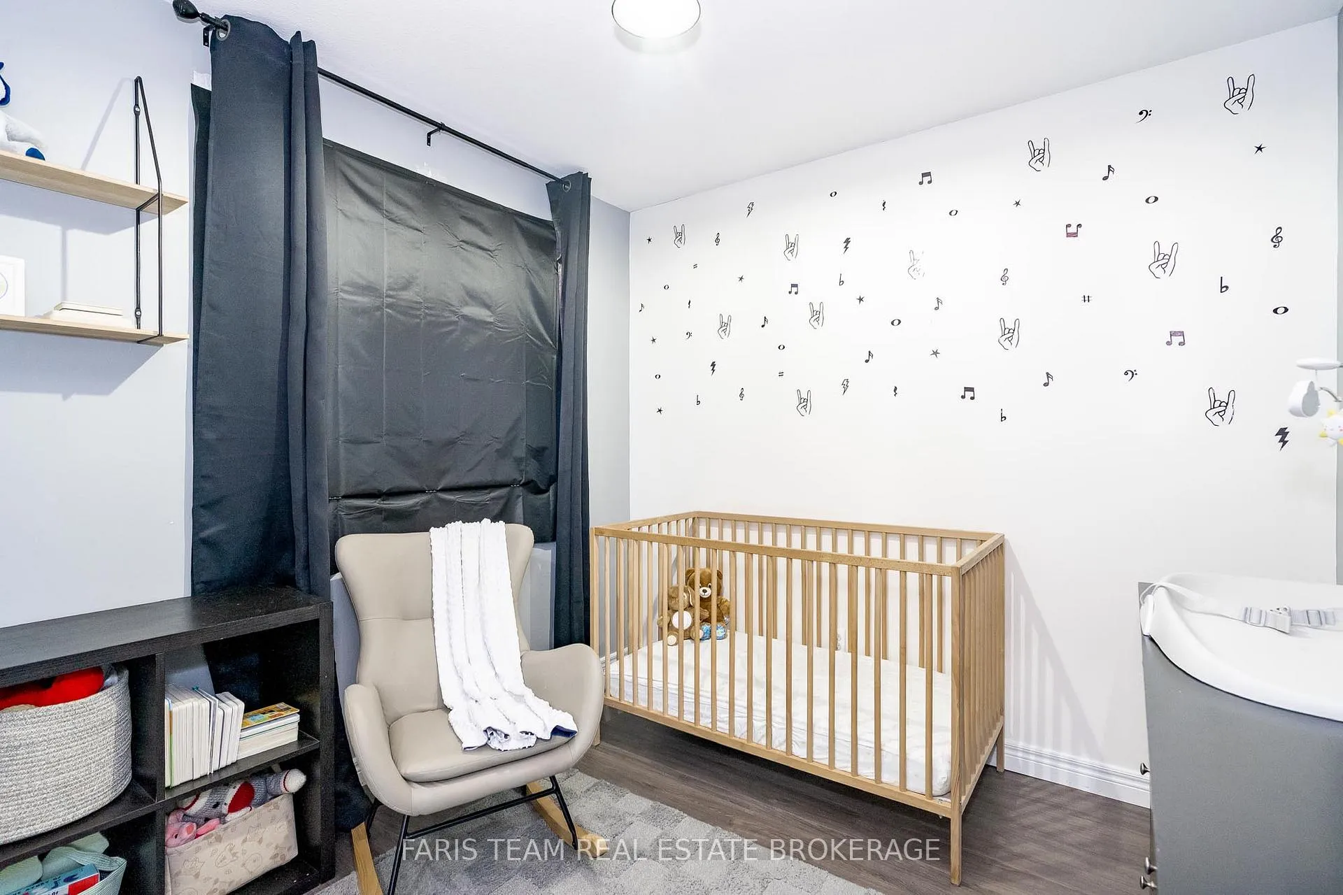 Photo 22 of 70 Cassandra Drive, Barrie, East Bayfield — HOMEH