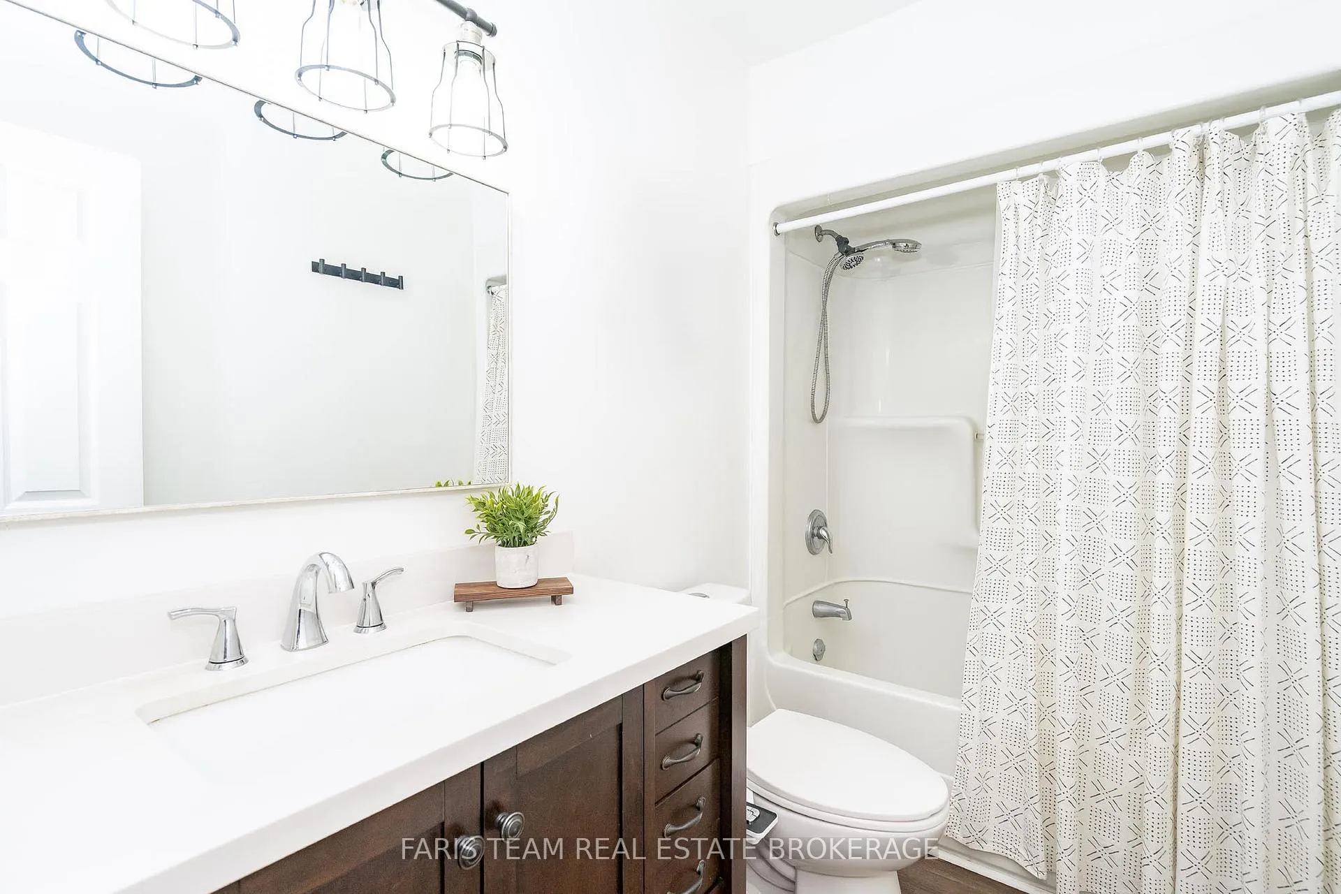 Photo 36 of 70 Cassandra Drive, Barrie, East Bayfield — HOMEH