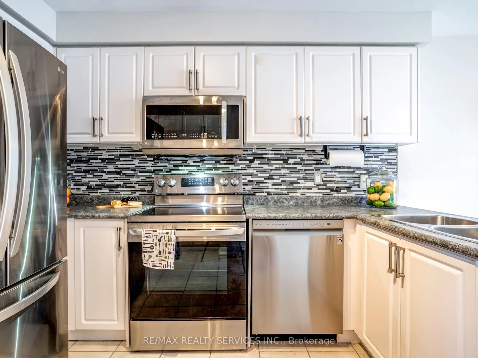 Photo 16 of Unit 23, 8 Seashell Place, Brampton, Sandringham-Wellington — HOMEH