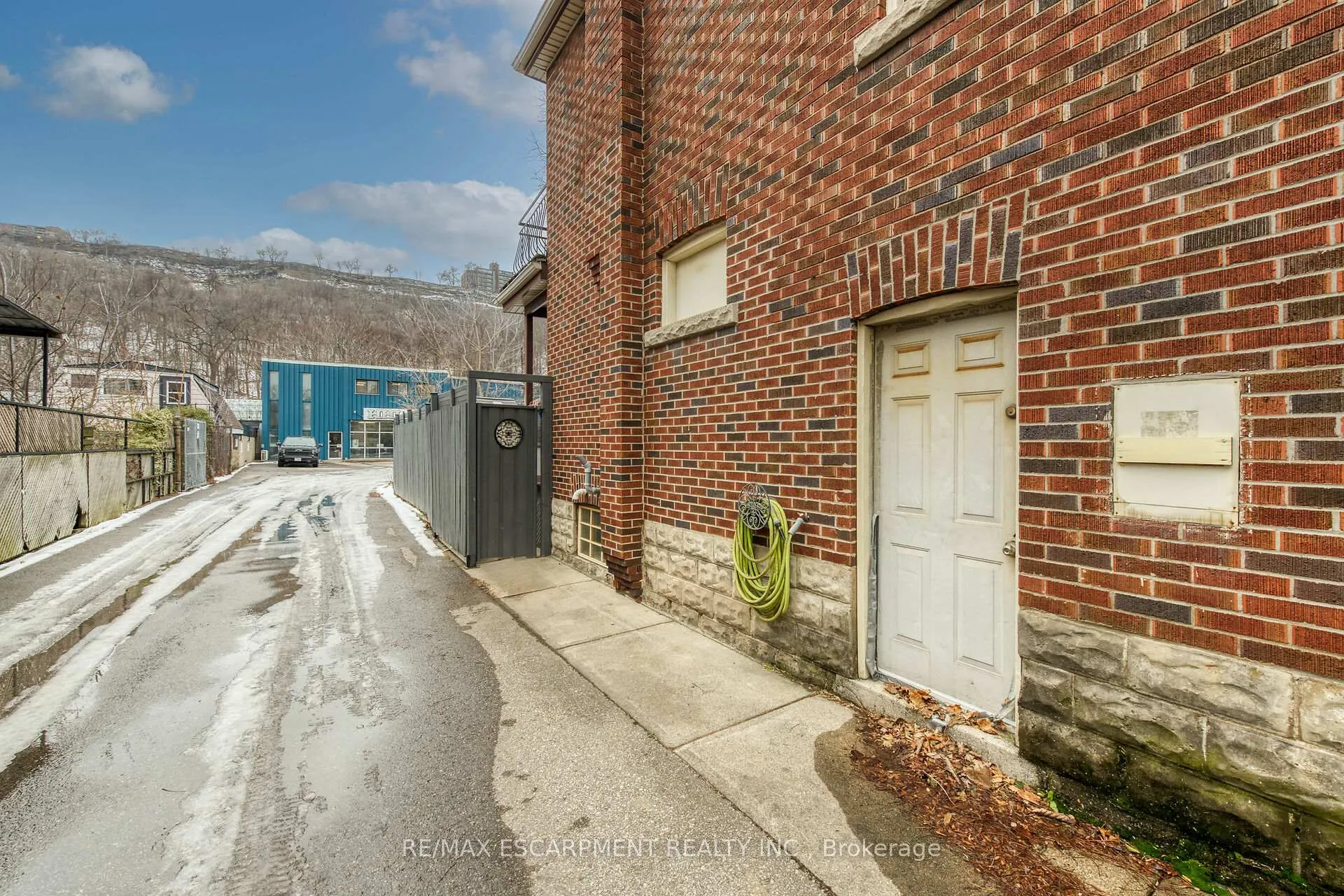 Photo 6 of 356 Cumberland Avenue, Hamilton, Blakeley — HOMEH