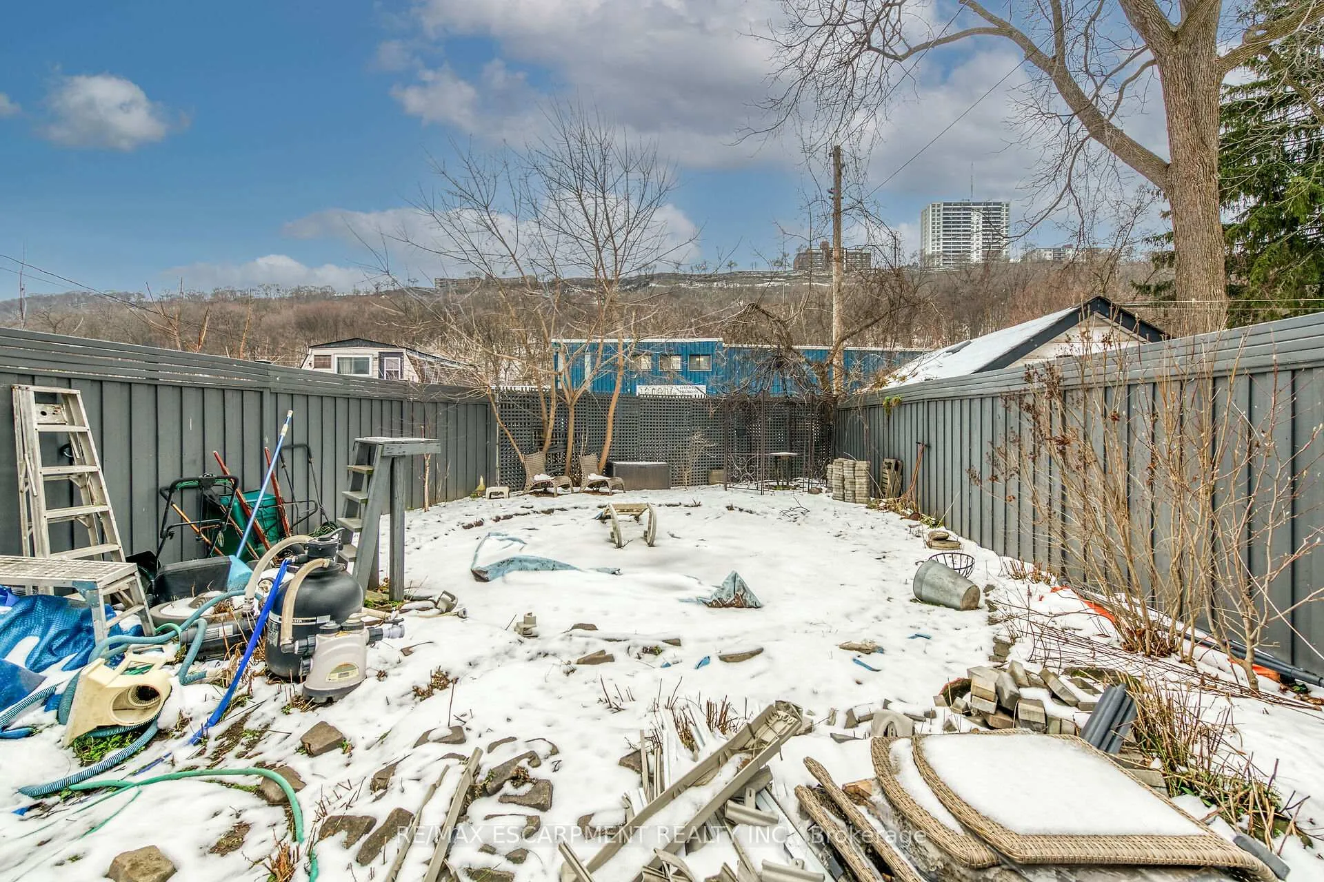 Photo 10 of 356 Cumberland Avenue, Hamilton, Blakeley — HOMEH