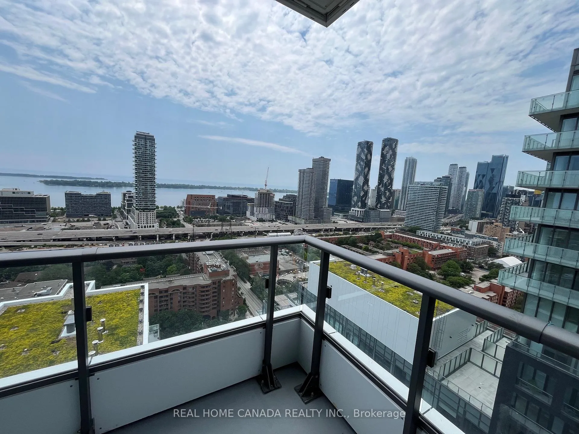 Photo 3 of Unit 2709, 70 Princess Street, Toronto, Waterfront Communities — HOMEH