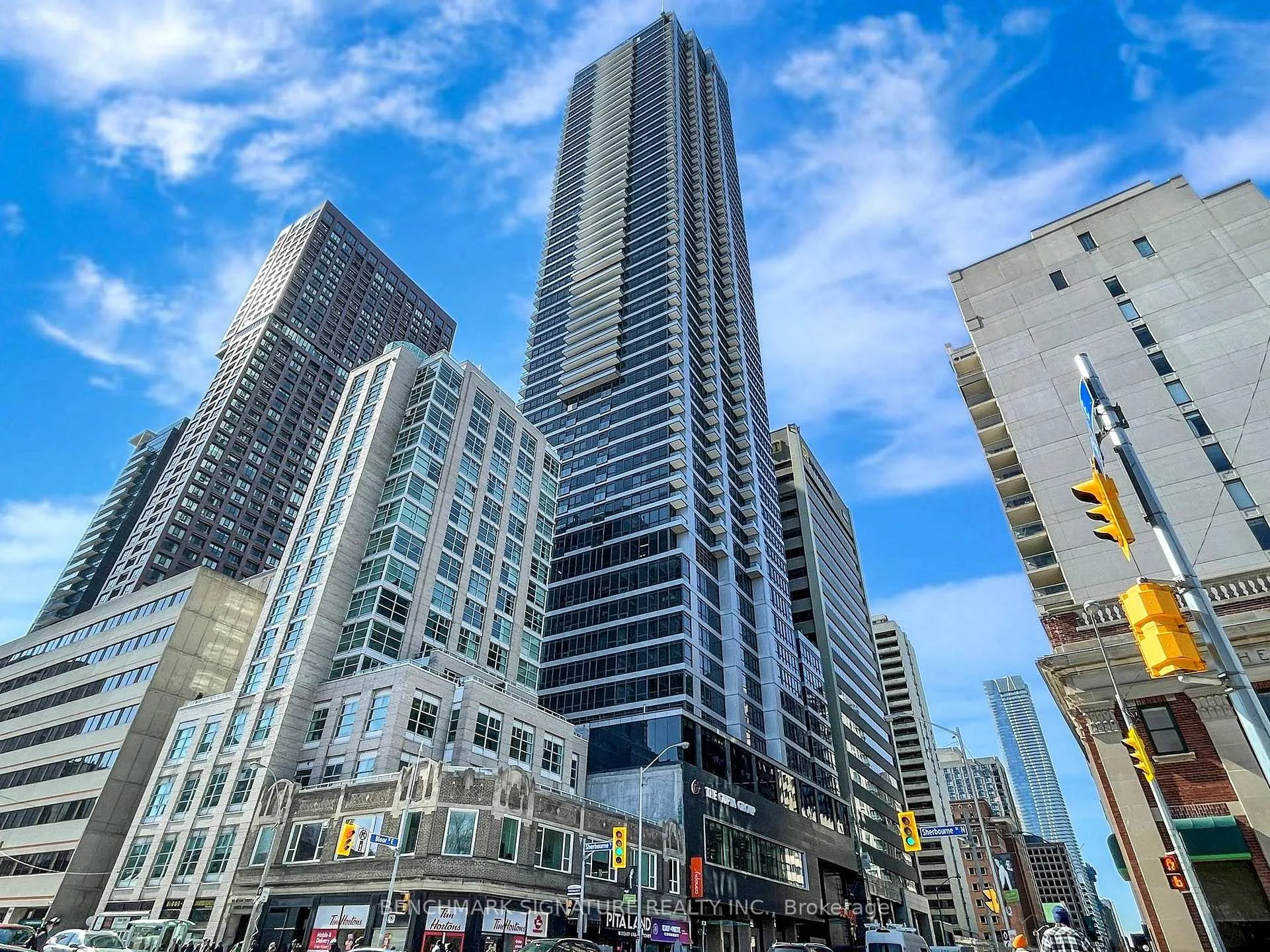 Photo 3 of Unit 3705, 395 Bloor Street E, Toronto, North St. James Town — HOMEH
