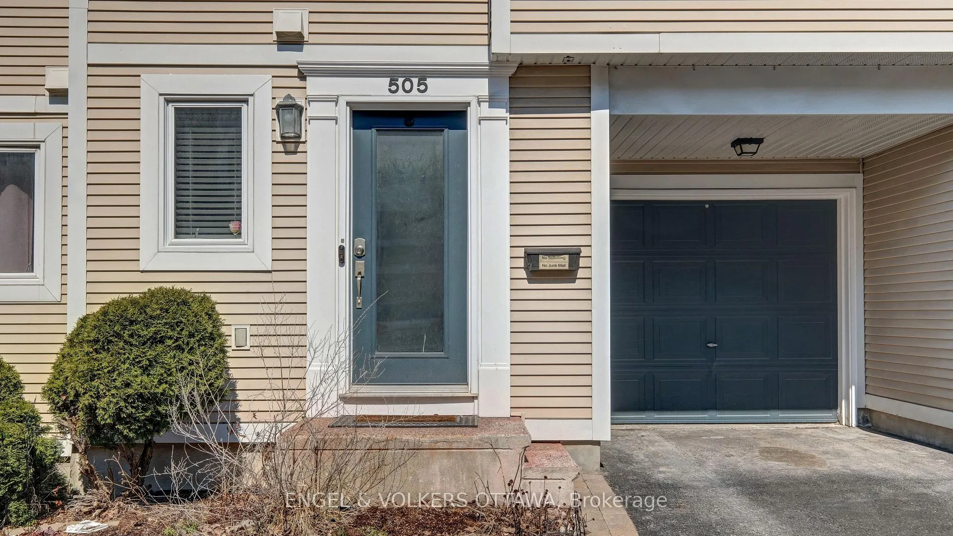 Photo 4 of 505 Burleigh Private, Ottawa, Cyrville — HOMEH