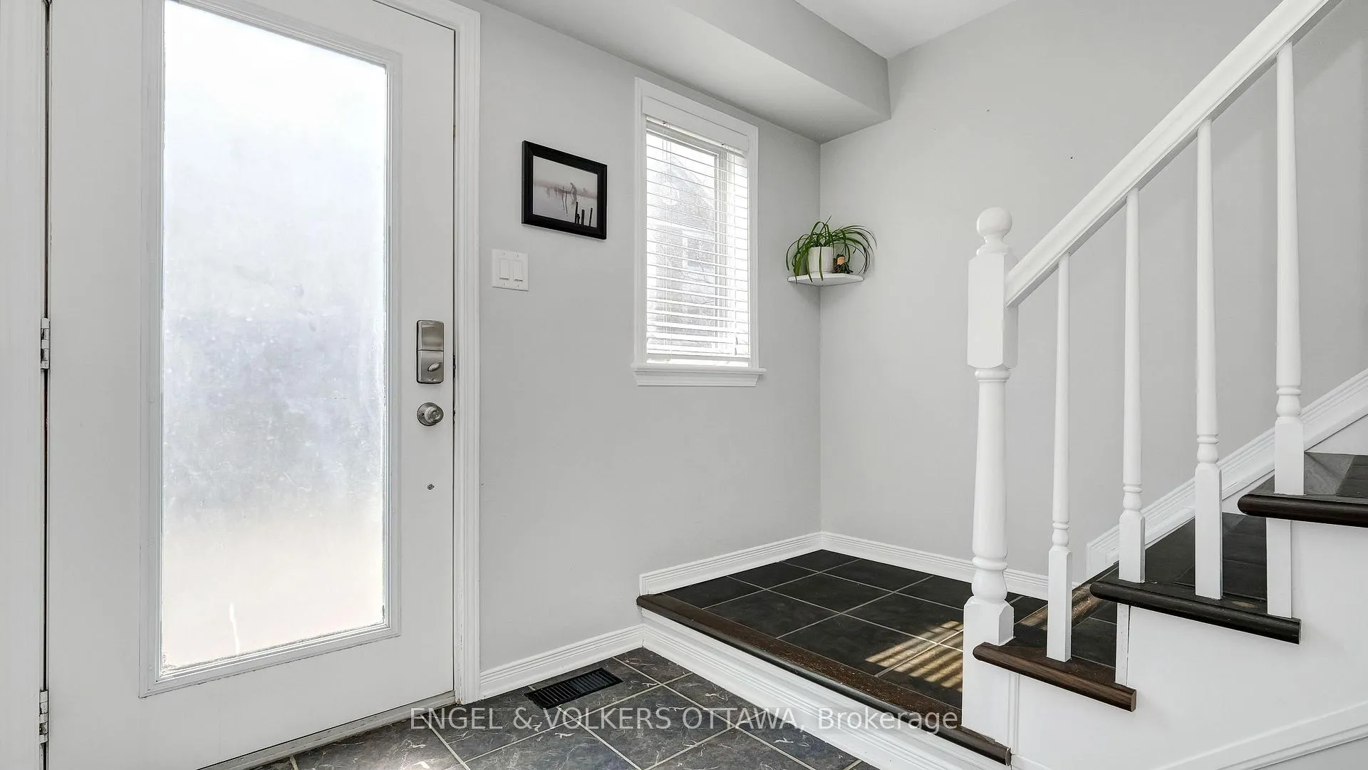 Photo 5 of 505 Burleigh Private, Ottawa, Cyrville — HOMEH