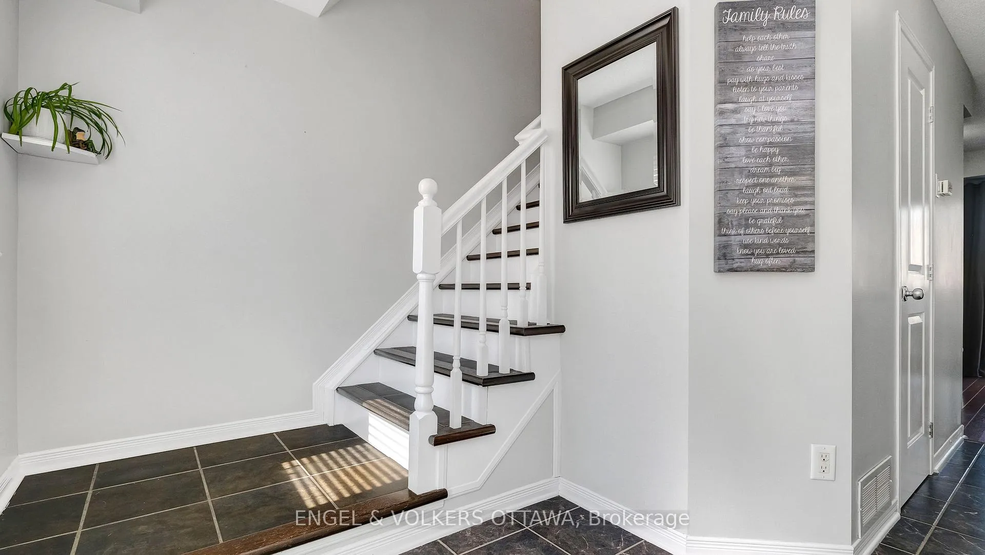 Photo 6 of 505 Burleigh Private, Ottawa, Cyrville — HOMEH