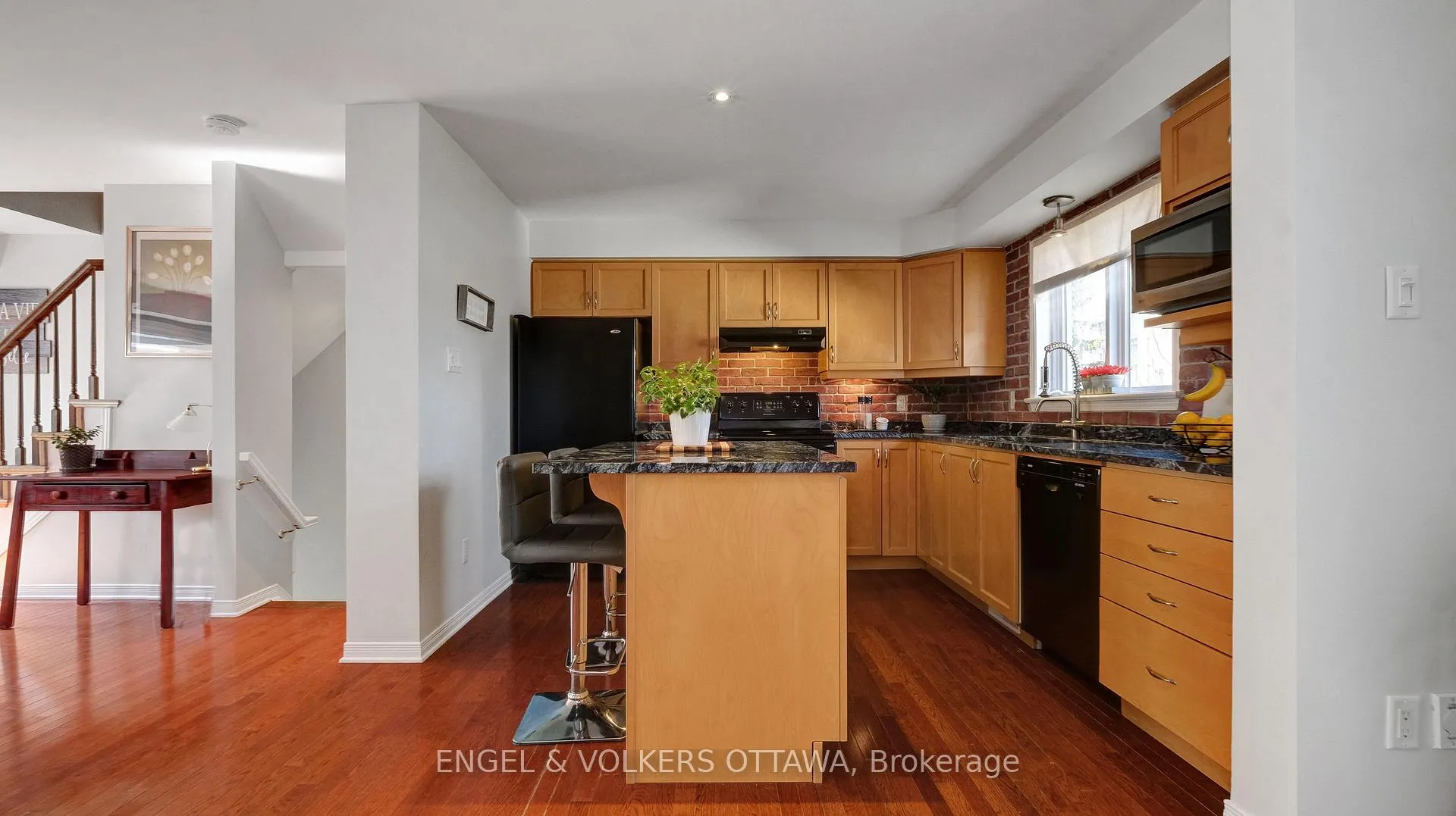 Photo 23 of 505 Burleigh Private, Ottawa, Cyrville — HOMEH