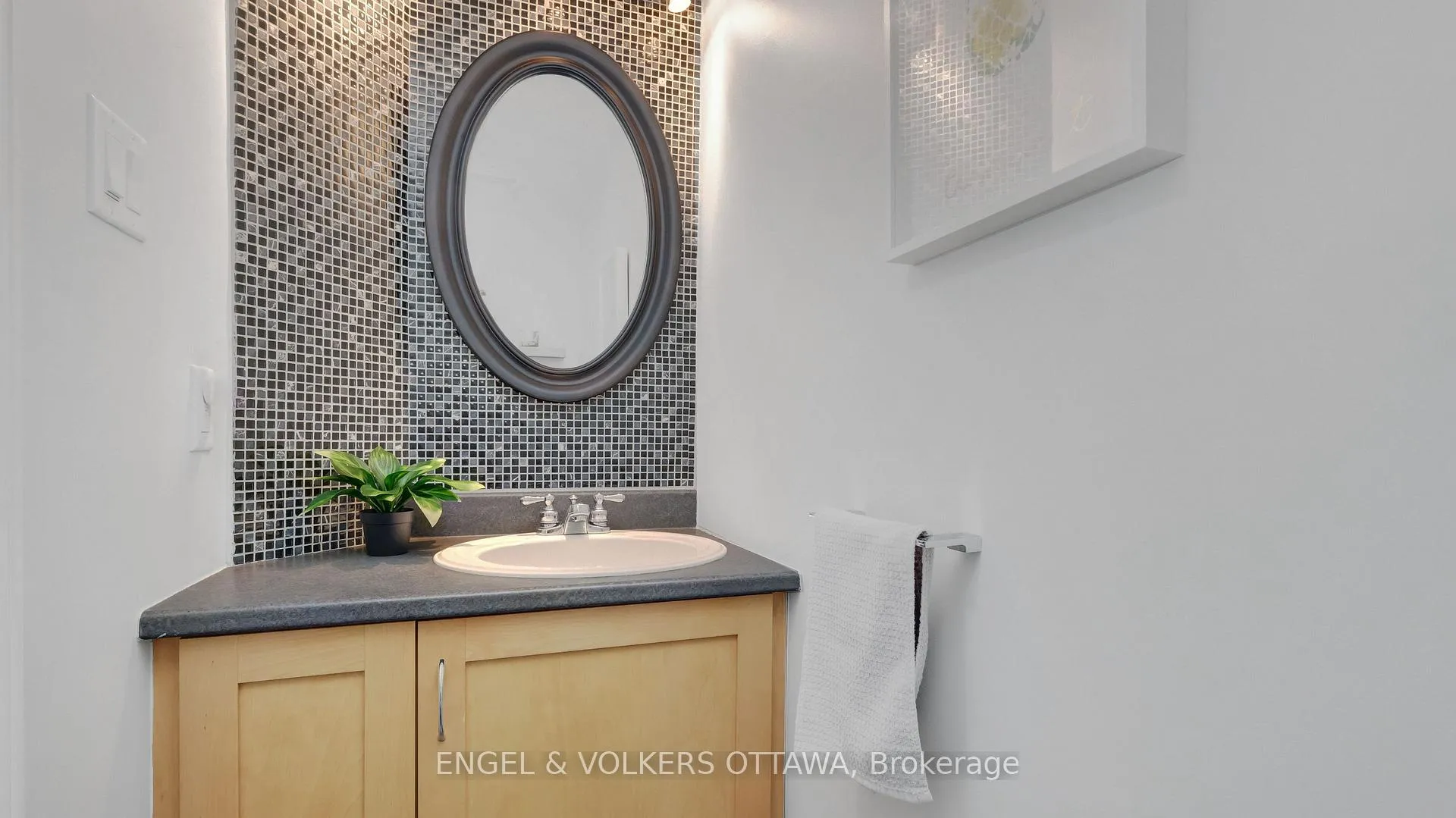 Photo 34 of 505 Burleigh Private, Ottawa, Cyrville — HOMEH