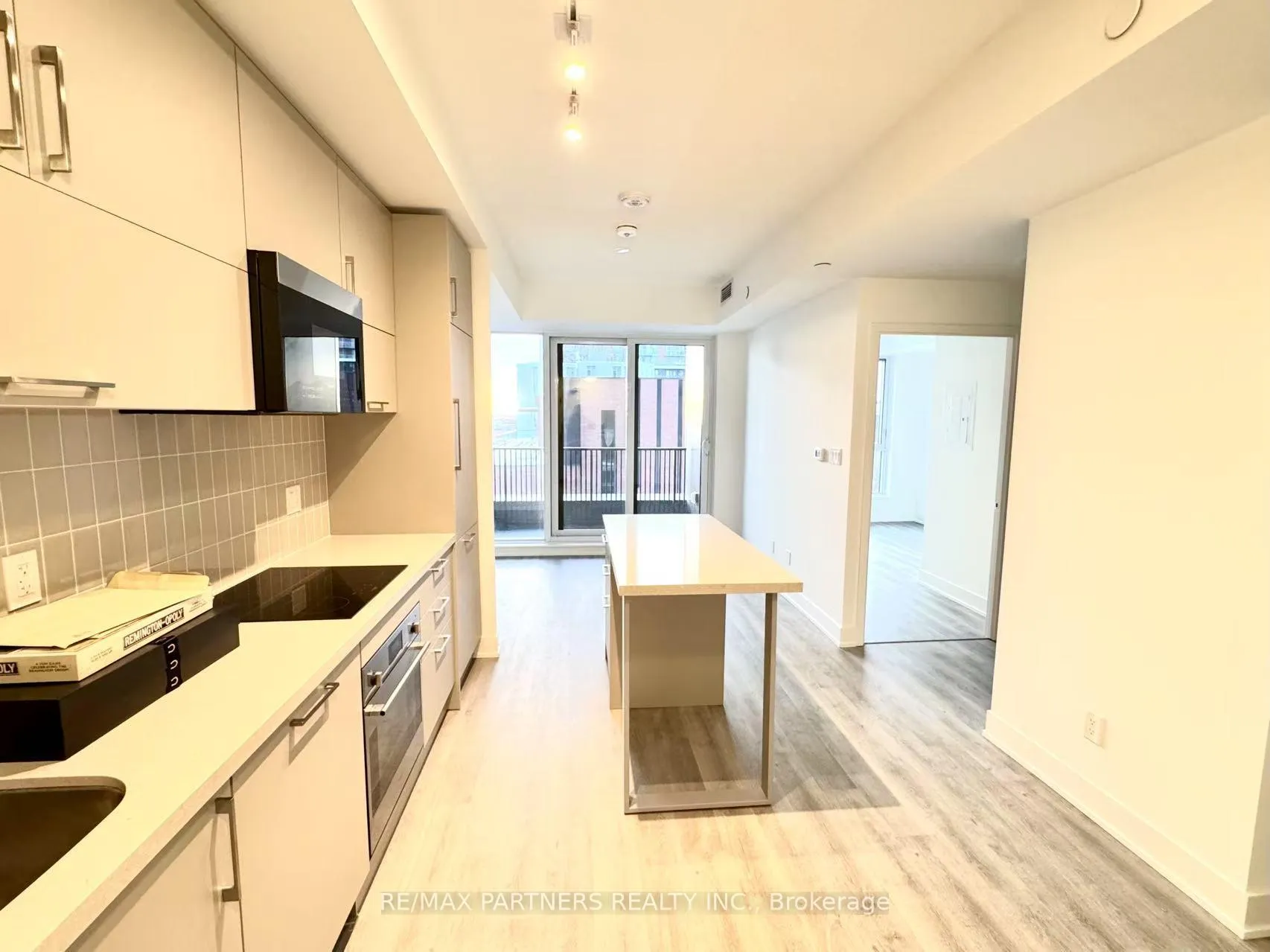 Photo 3 of Unit 1010, 38 Andre de Grasse Street, Markham, Unionville — HOMEH