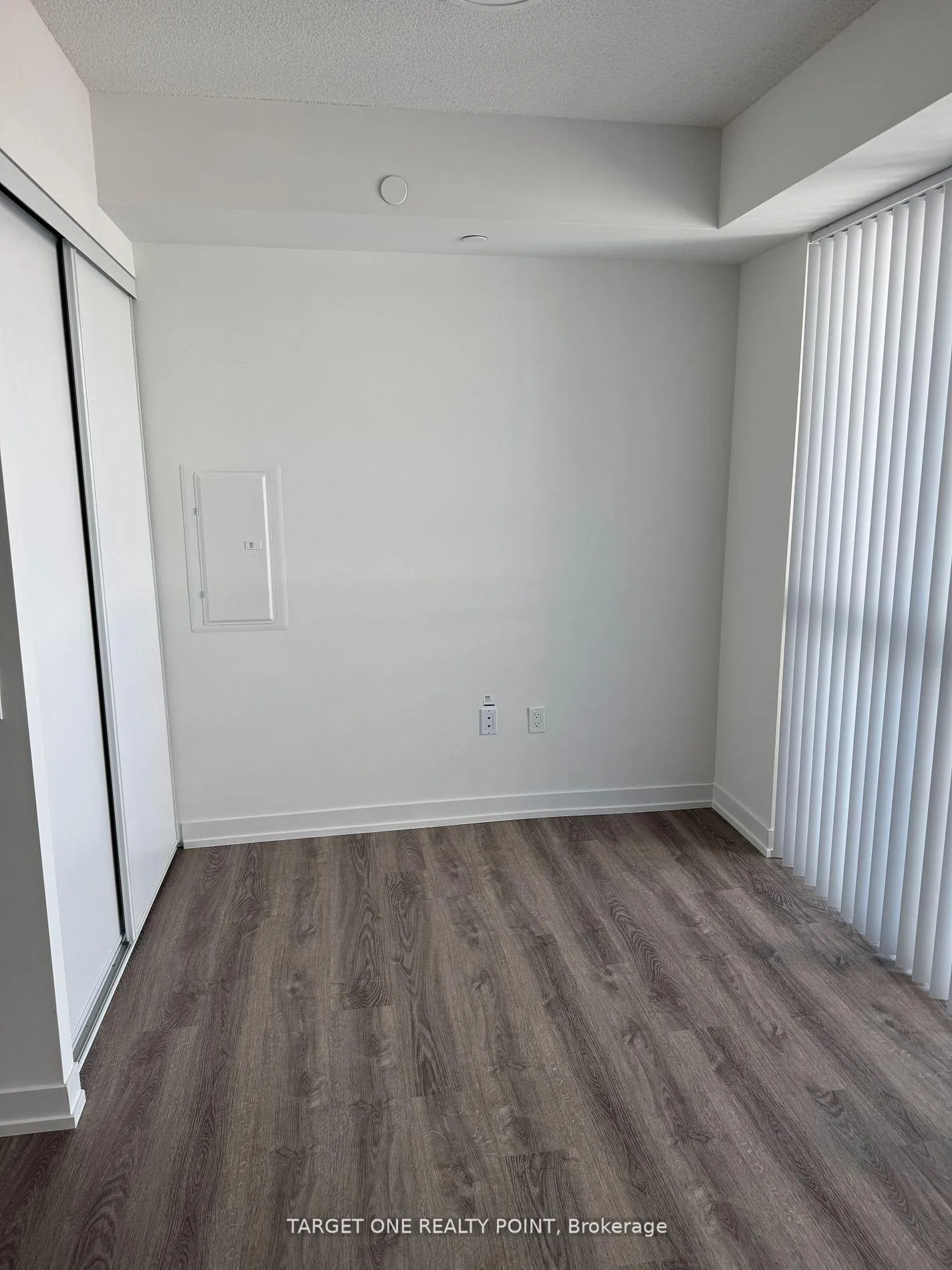 Photo 5 of Unit 4012, 195 Commerce Street, Vaughan, Vaughan Corporate Centre — HOMEH