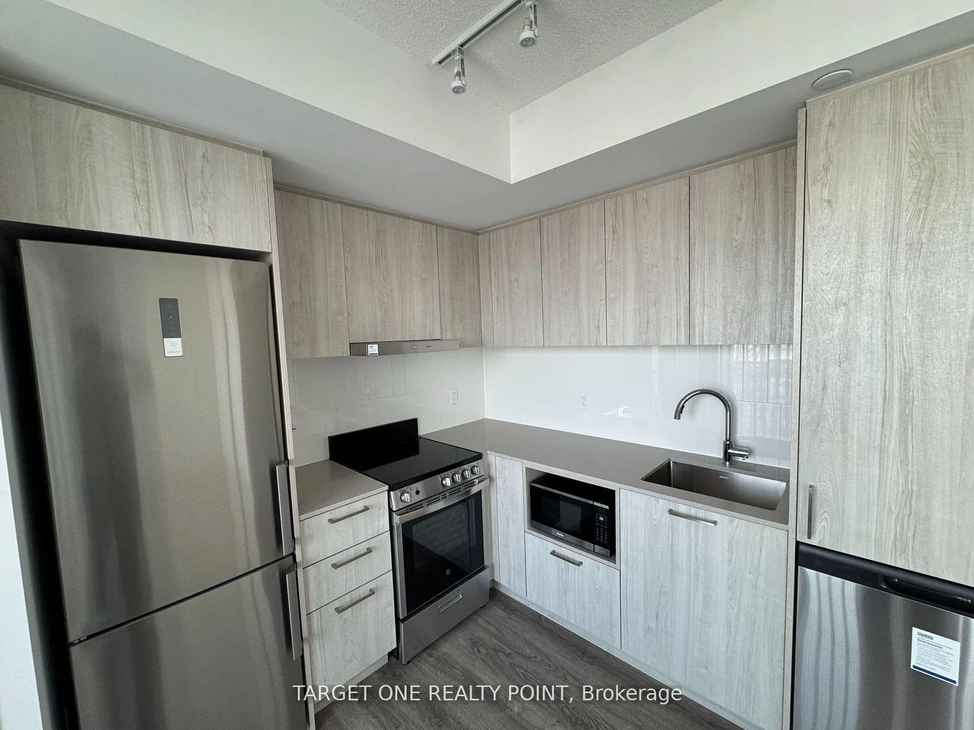 Photo 6 of Unit 4012, 195 Commerce Street, Vaughan, Vaughan Corporate Centre — HOMEH