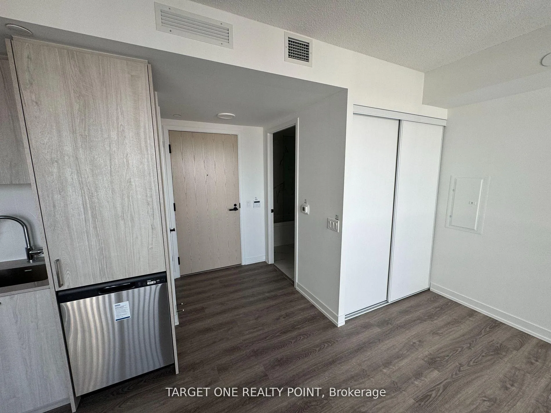 Photo 7 of Unit 4012, 195 Commerce Street, Vaughan, Vaughan Corporate Centre — HOMEH