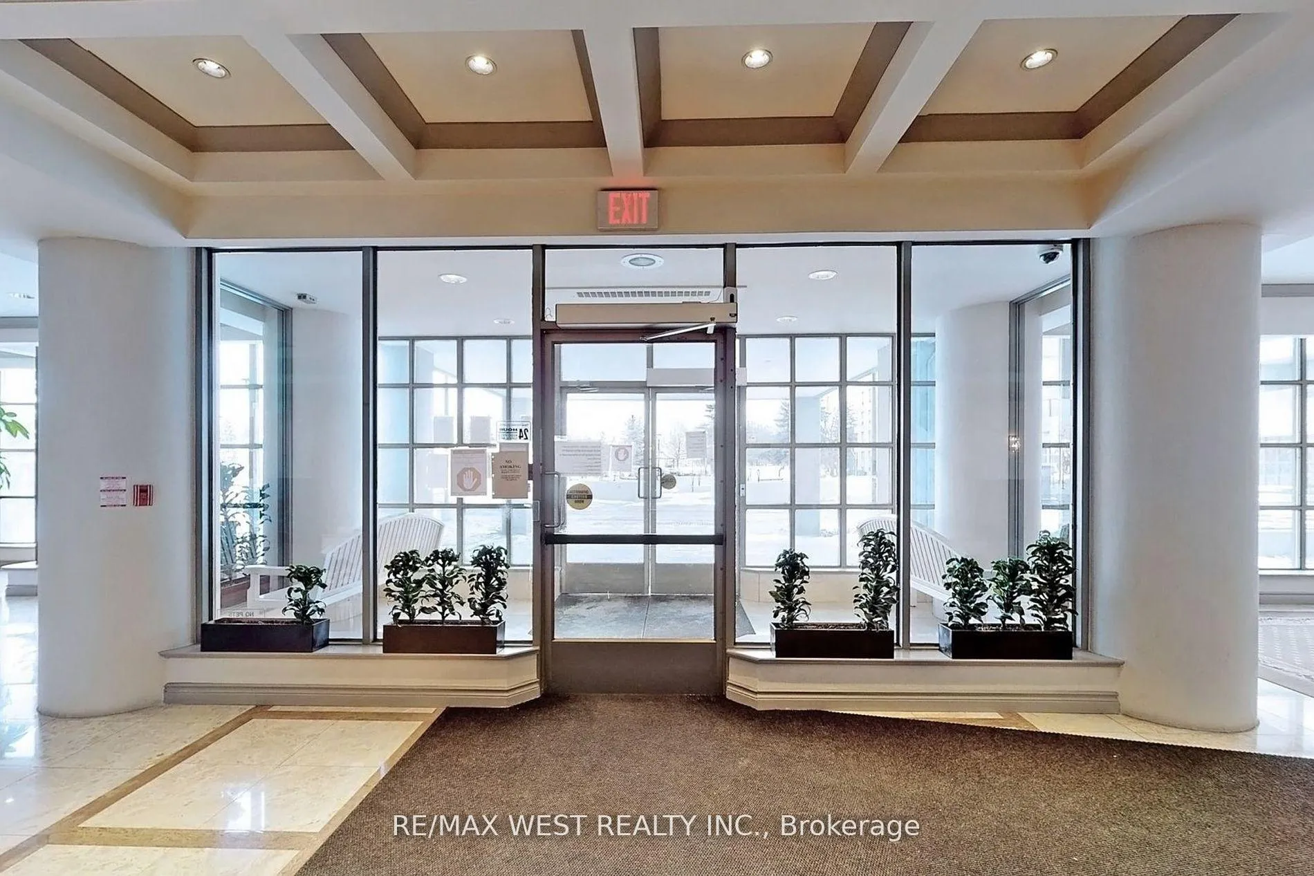 Photo 4 of Unit 1003, 7 Townsgate Drive, Vaughan, Crestwood-Springfarm-Yorkhill — HOMEH