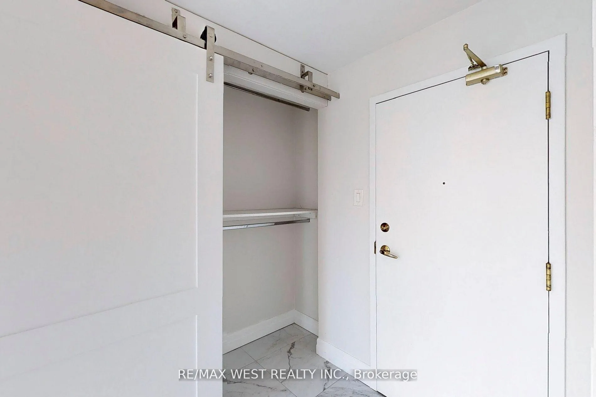 Photo 10 of Unit 1003, 7 Townsgate Drive, Vaughan, Crestwood-Springfarm-Yorkhill — HOMEH