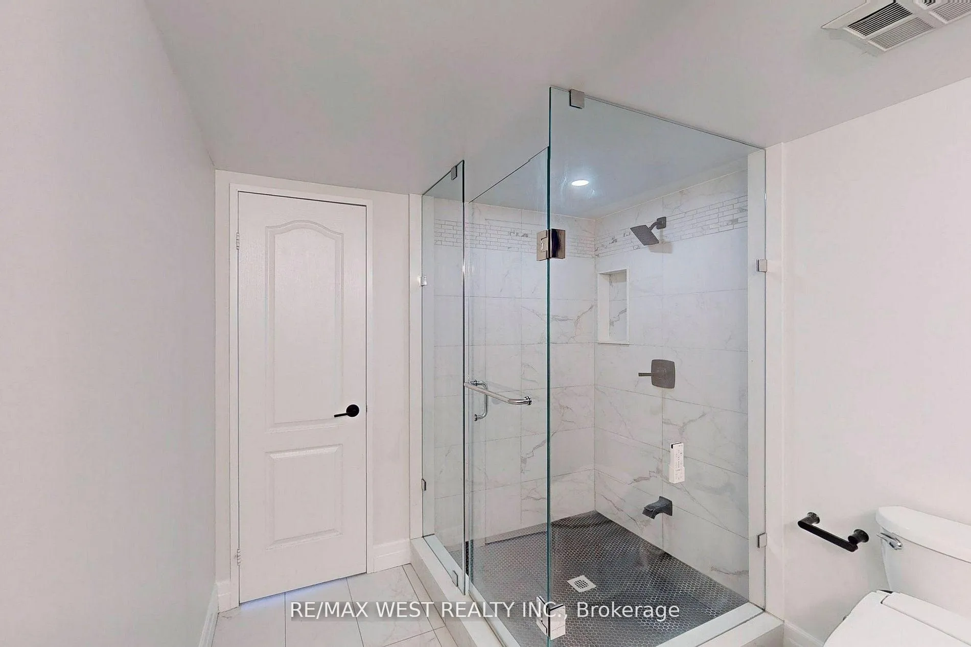 Photo 20 of Unit 1003, 7 Townsgate Drive, Vaughan, Crestwood-Springfarm-Yorkhill — HOMEH