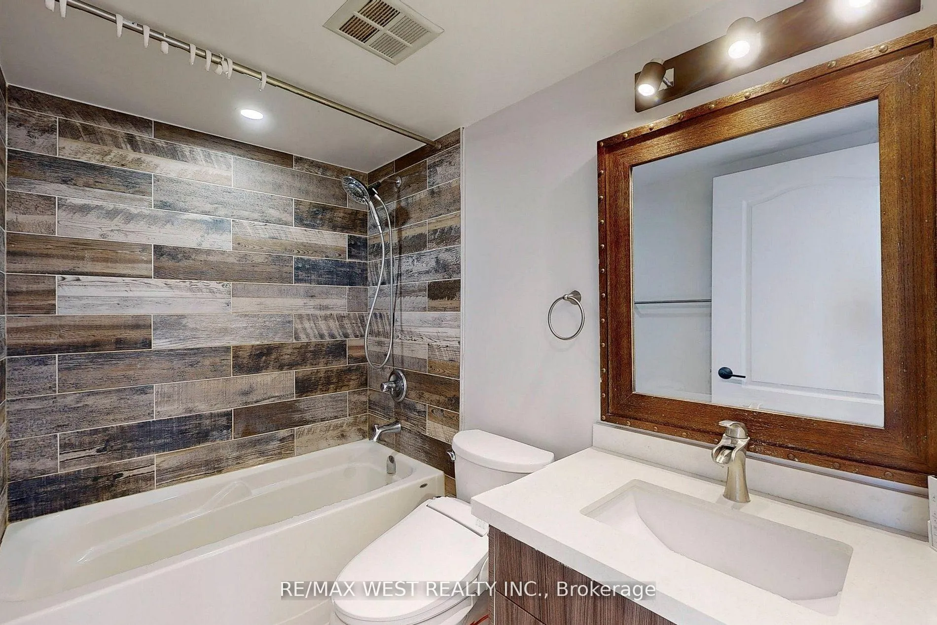 Photo 24 of Unit 1003, 7 Townsgate Drive, Vaughan, Crestwood-Springfarm-Yorkhill — HOMEH